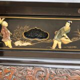 Slope office with asian decorations from the 1950s