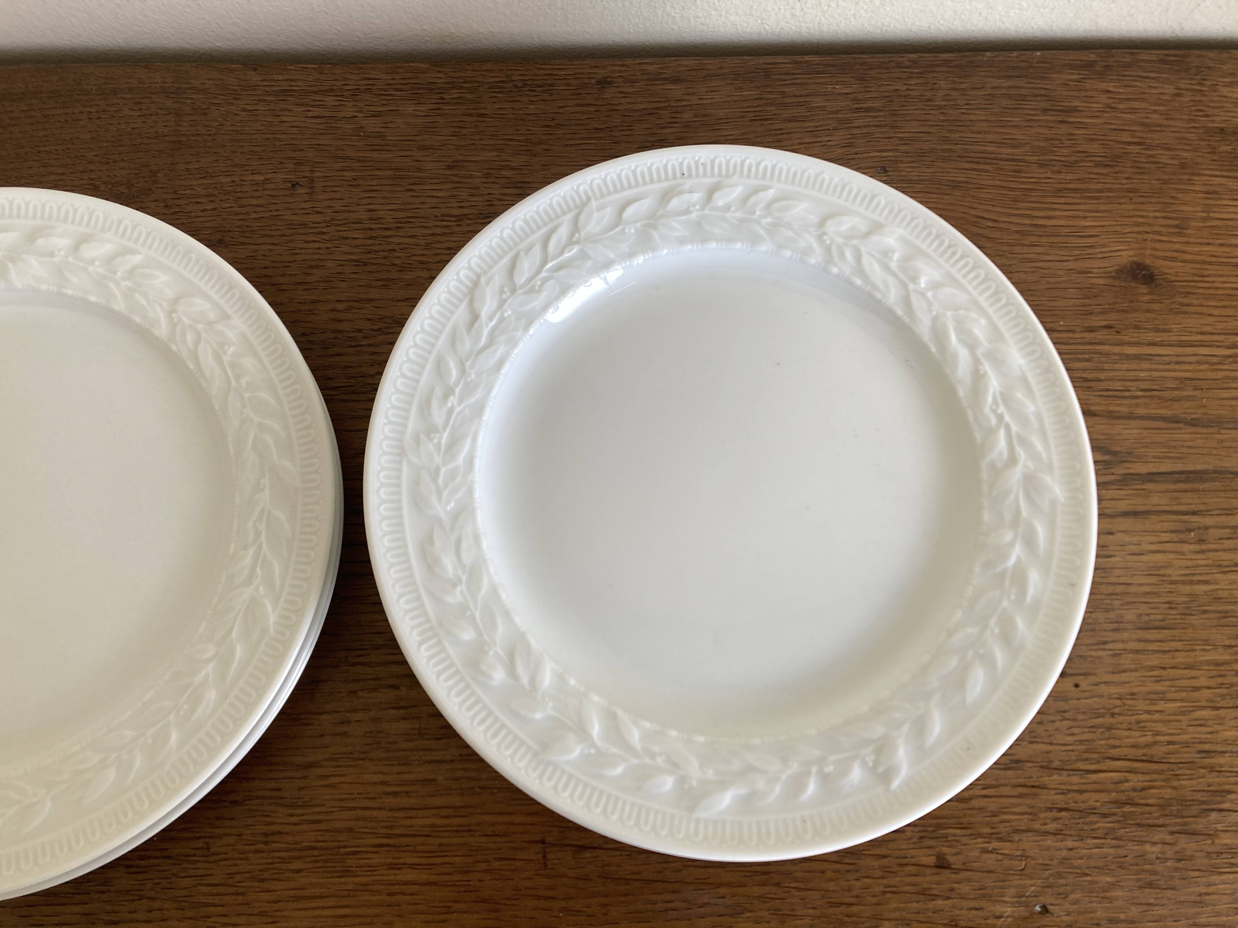 set of 8 Bernardaud Louvre neo-classical plates with laurel wreath design