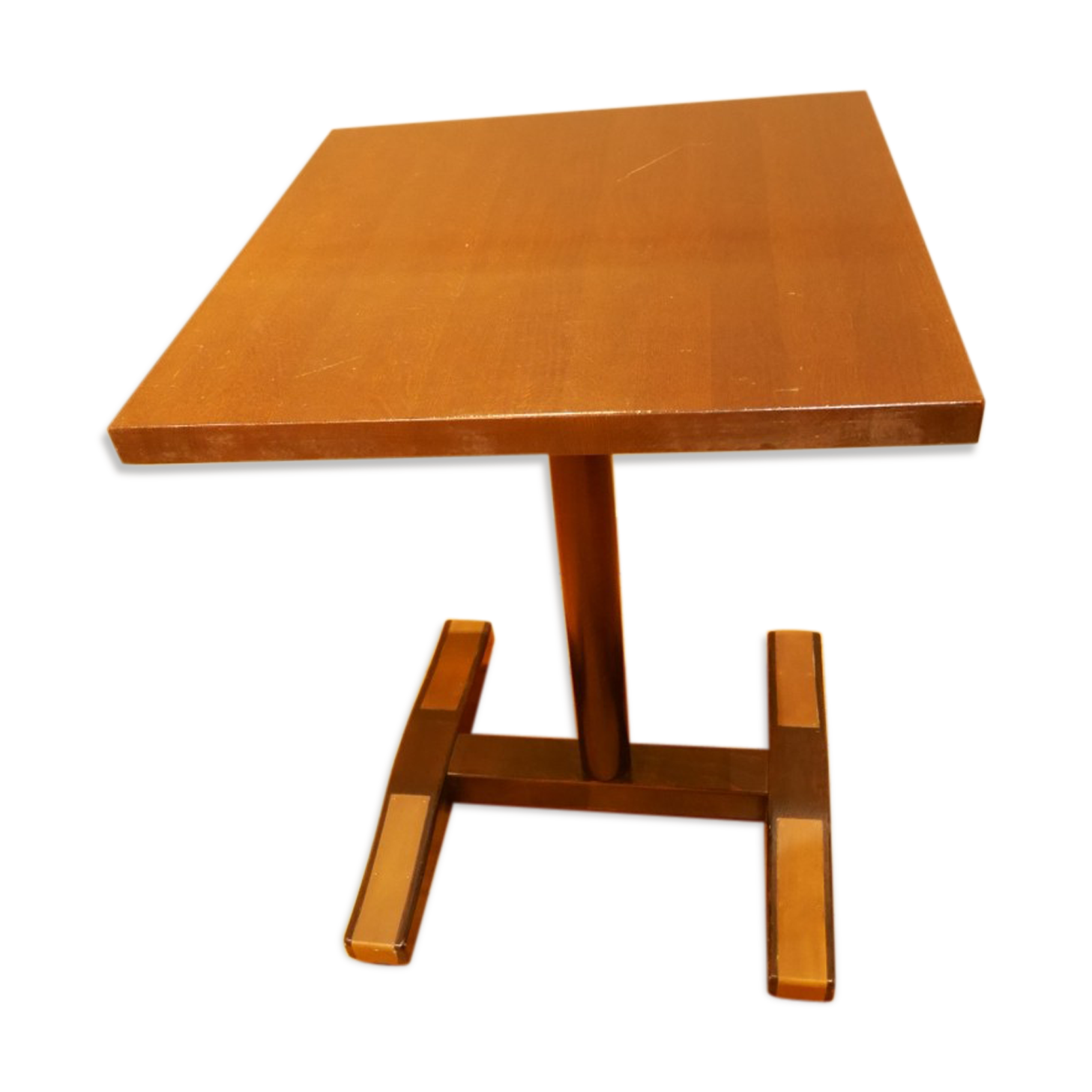 Restaurant table in solid wood