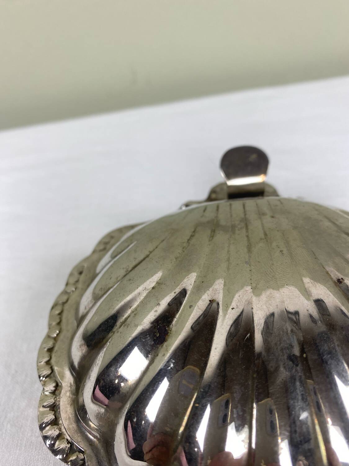 Scallop butter dish