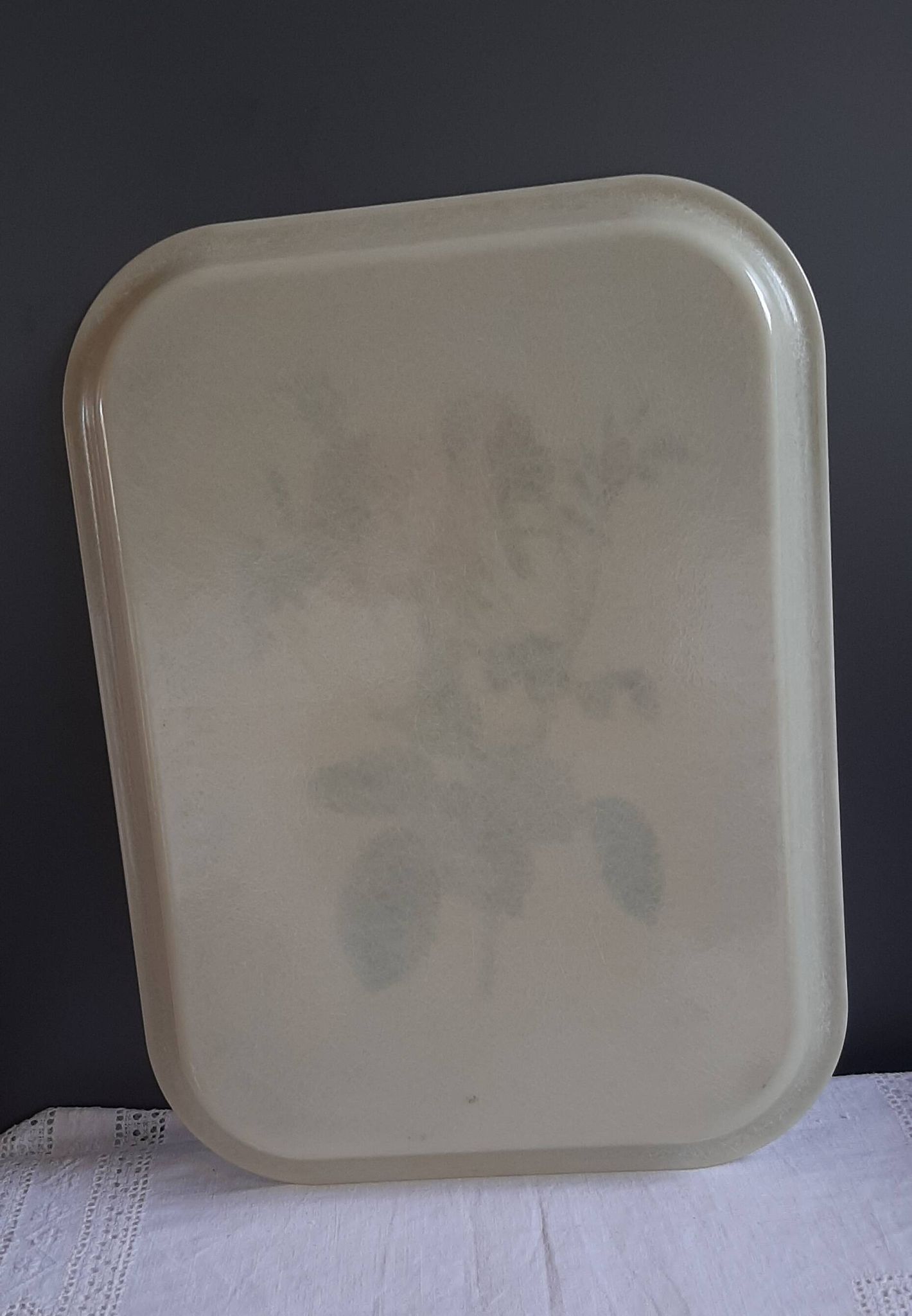 Fibreglass plateau