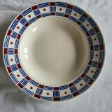 Set of 4 Vincennes earthenware soup plates, Paris.