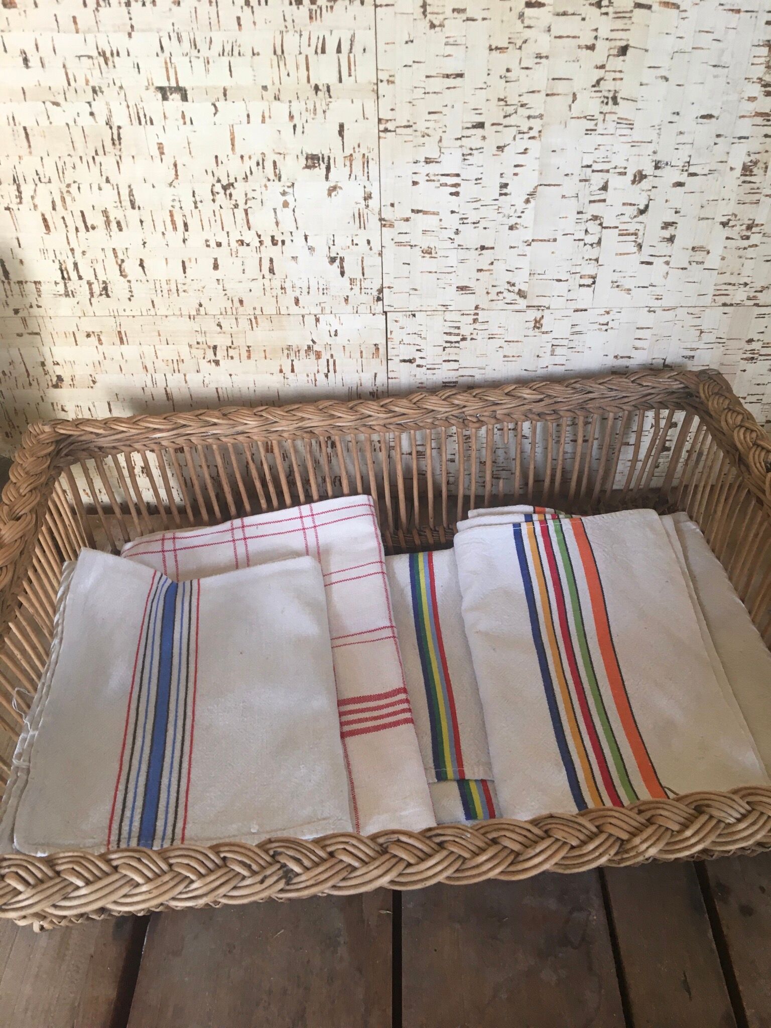 Rectangular wicker flat basket