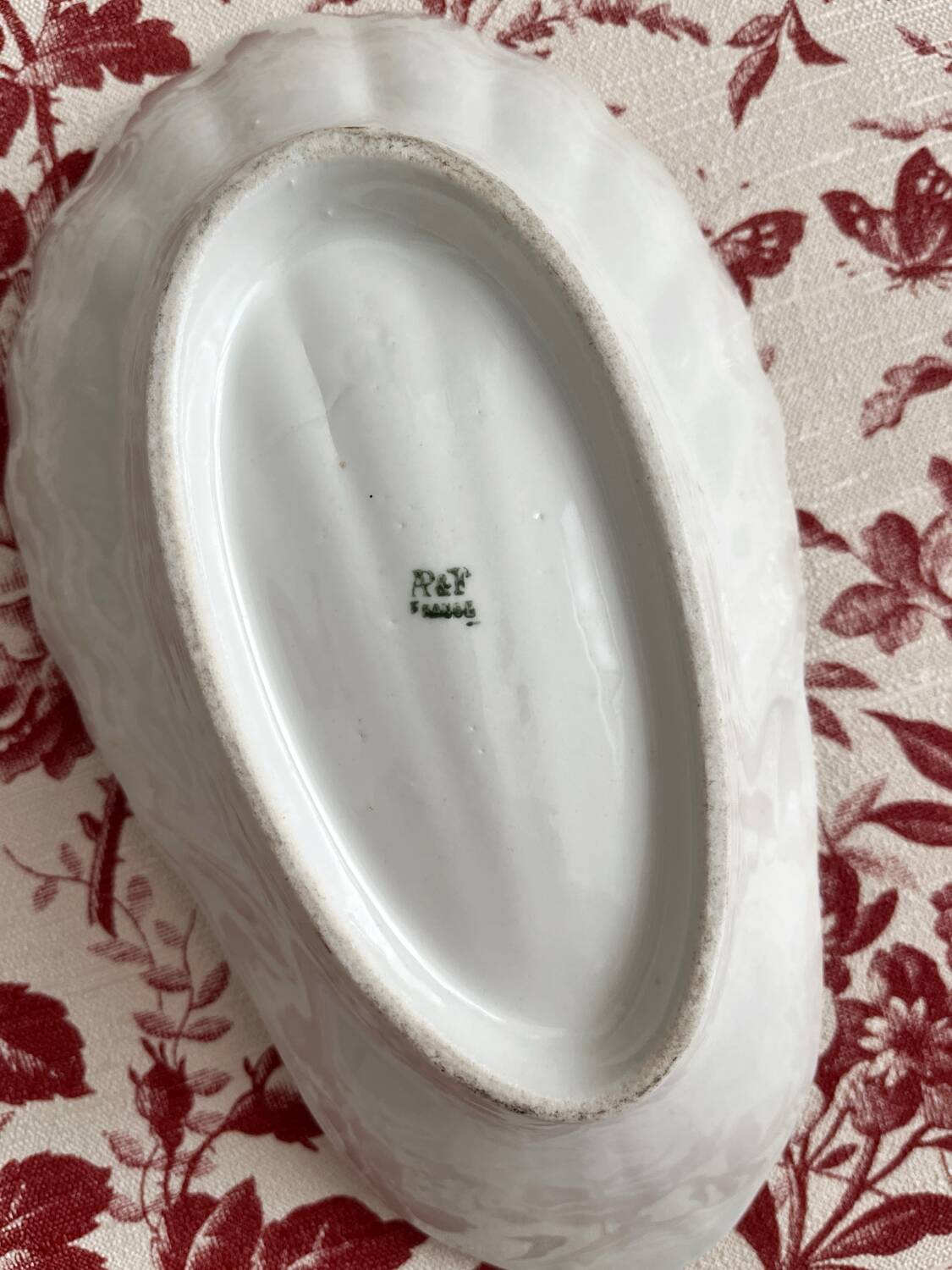 Ravier ramequin coquillage en porcelaine ancienne