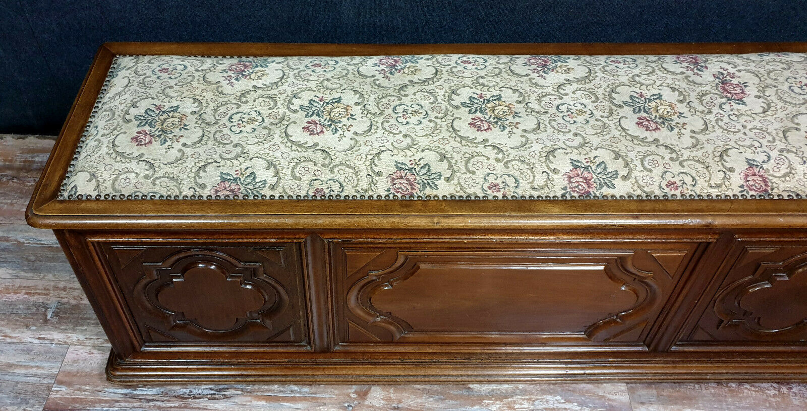 bench footboard louis XIII Bourguignon in solid walnut