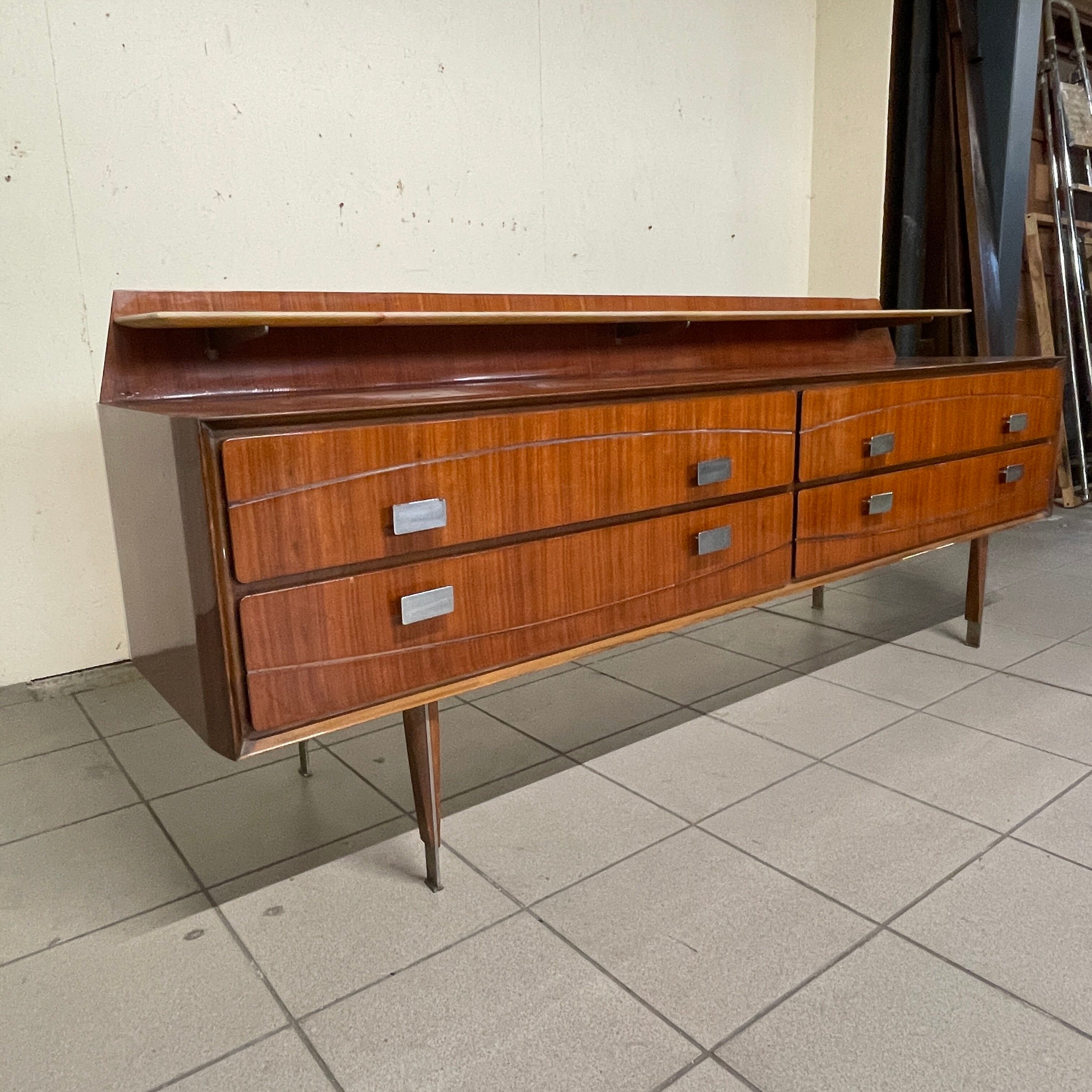 Sideboard anni '50 in legno e mensola in marmo