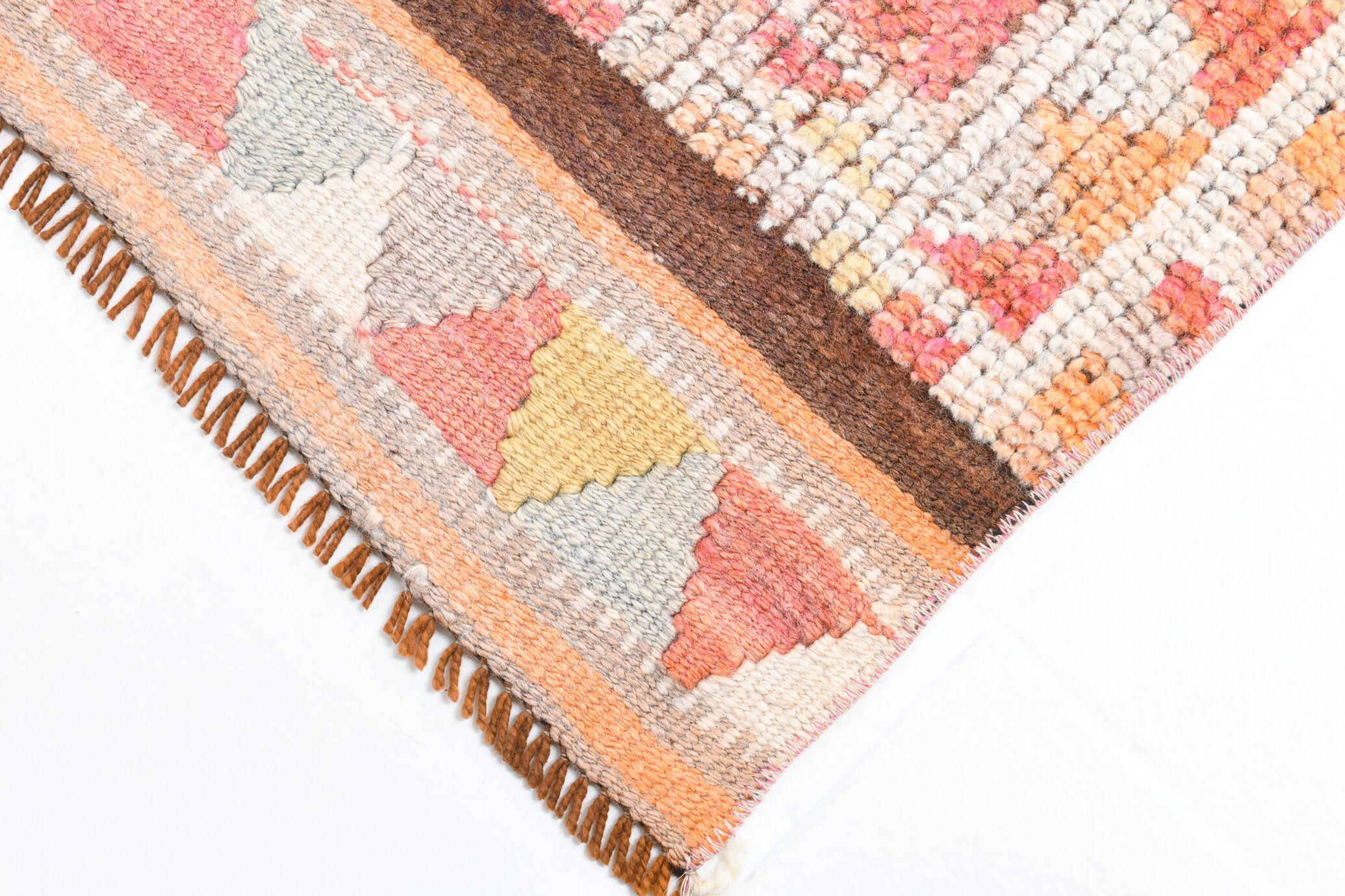 3x12 Striped Design Carpet,373x79Cm