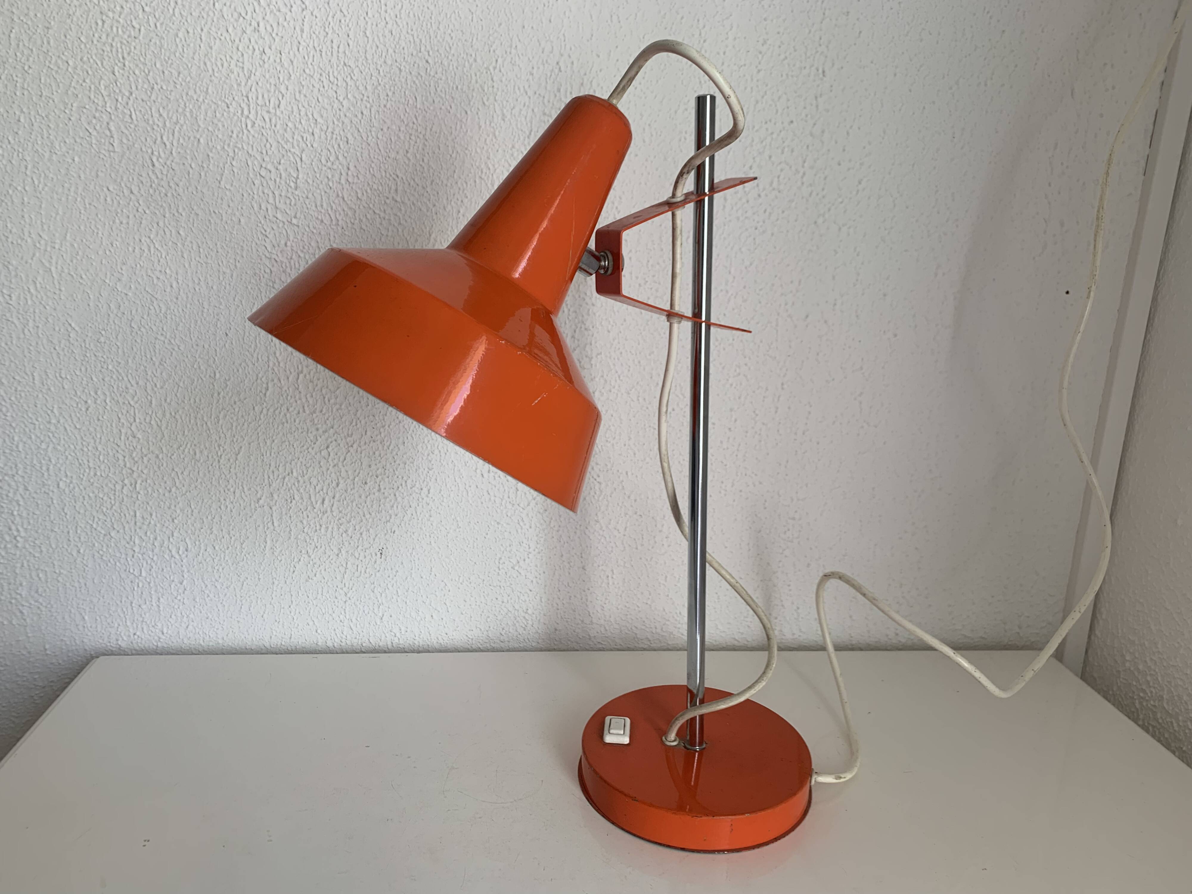 Lampe vintage 1960 Monteuse Delmas bureau orange carotte  - 44 cm