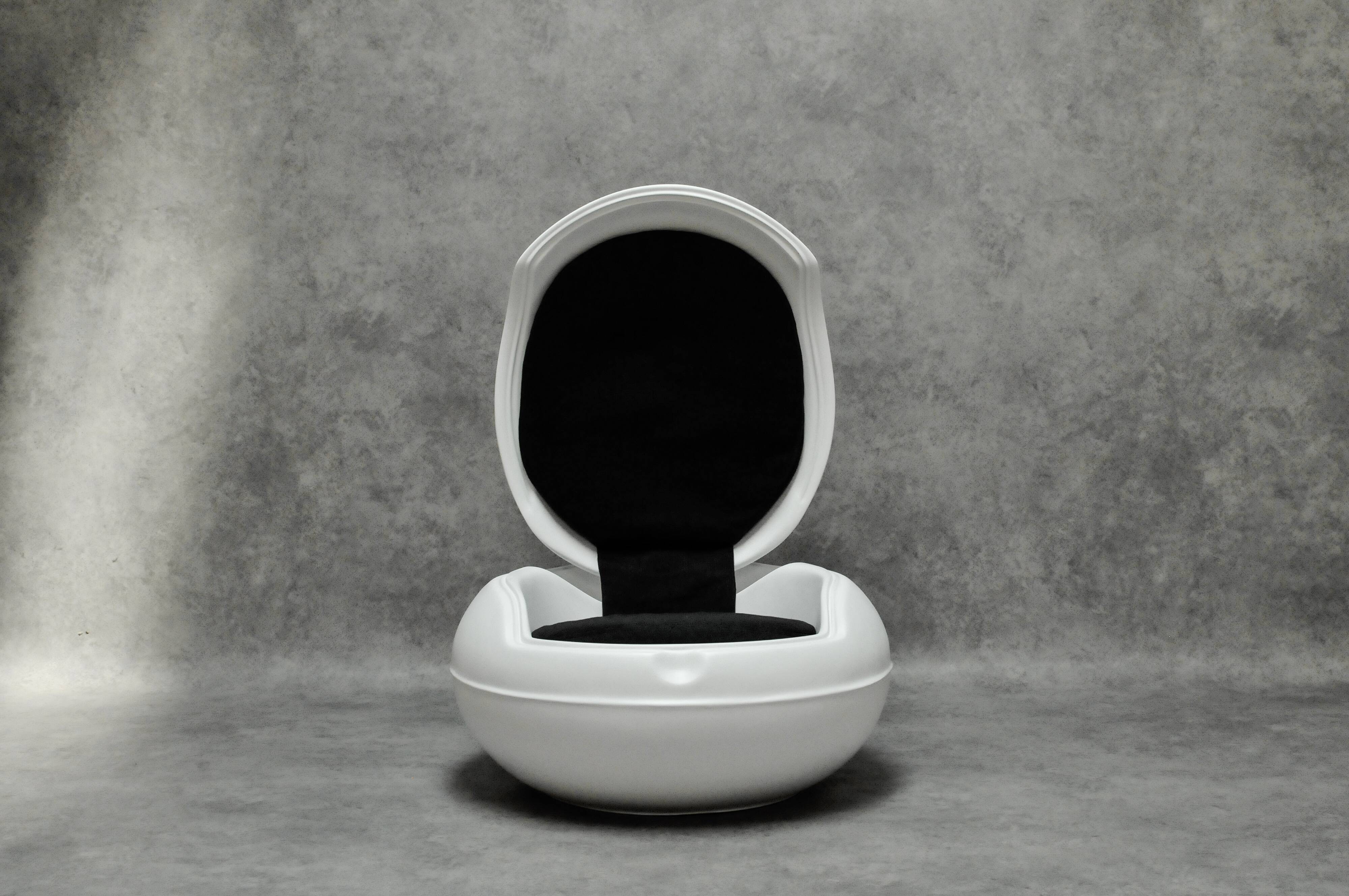 Chaise oeuf de jardin