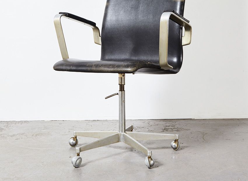 Arne Jacobsen Early Oxford Leather Desk Chair for Fritz Hansen 1965