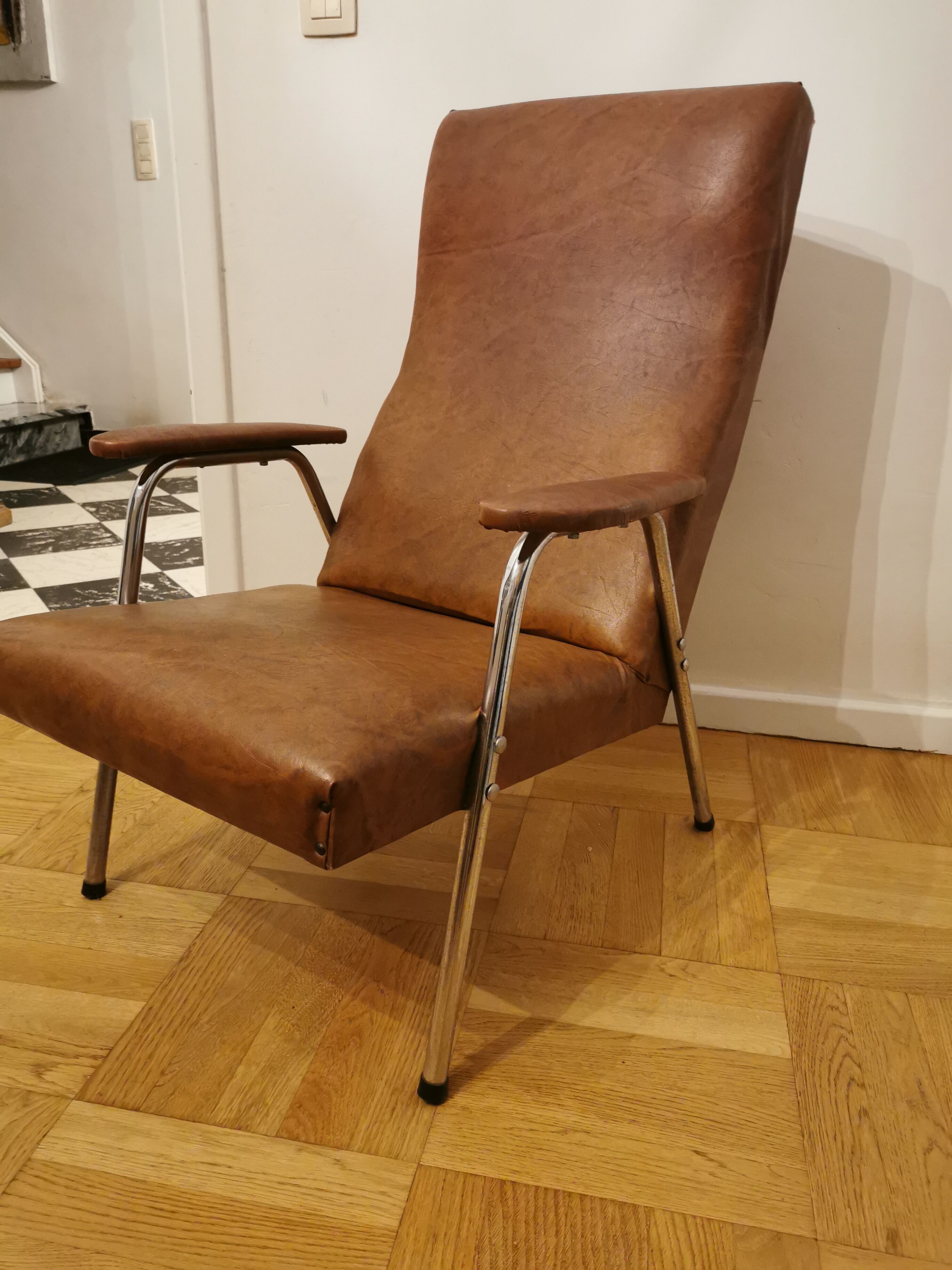 Fauteuil skaï années 70