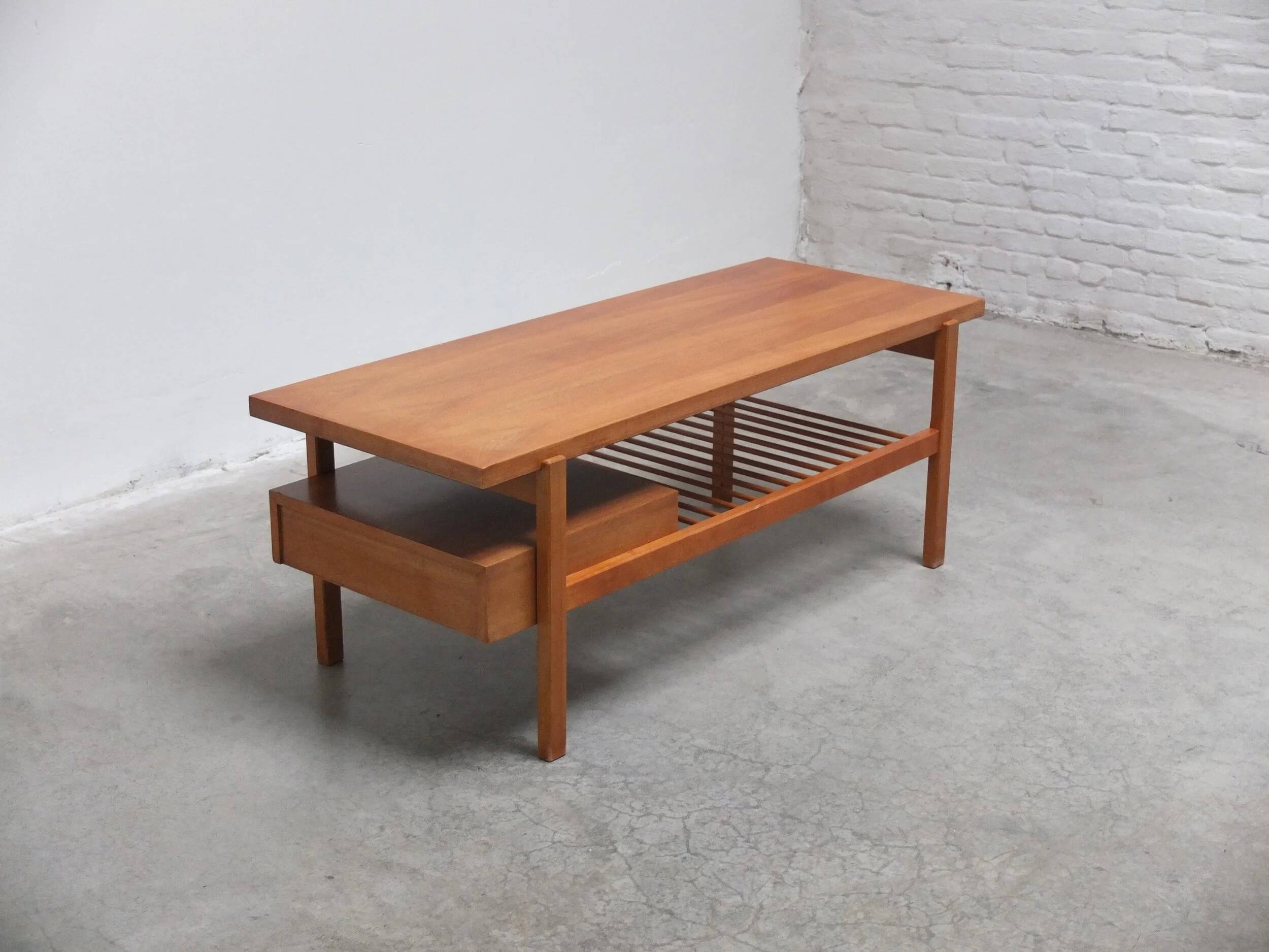 Table basse double face rare par Jos De Mey pour Van Den Berghe-Pauvers, années 1960.