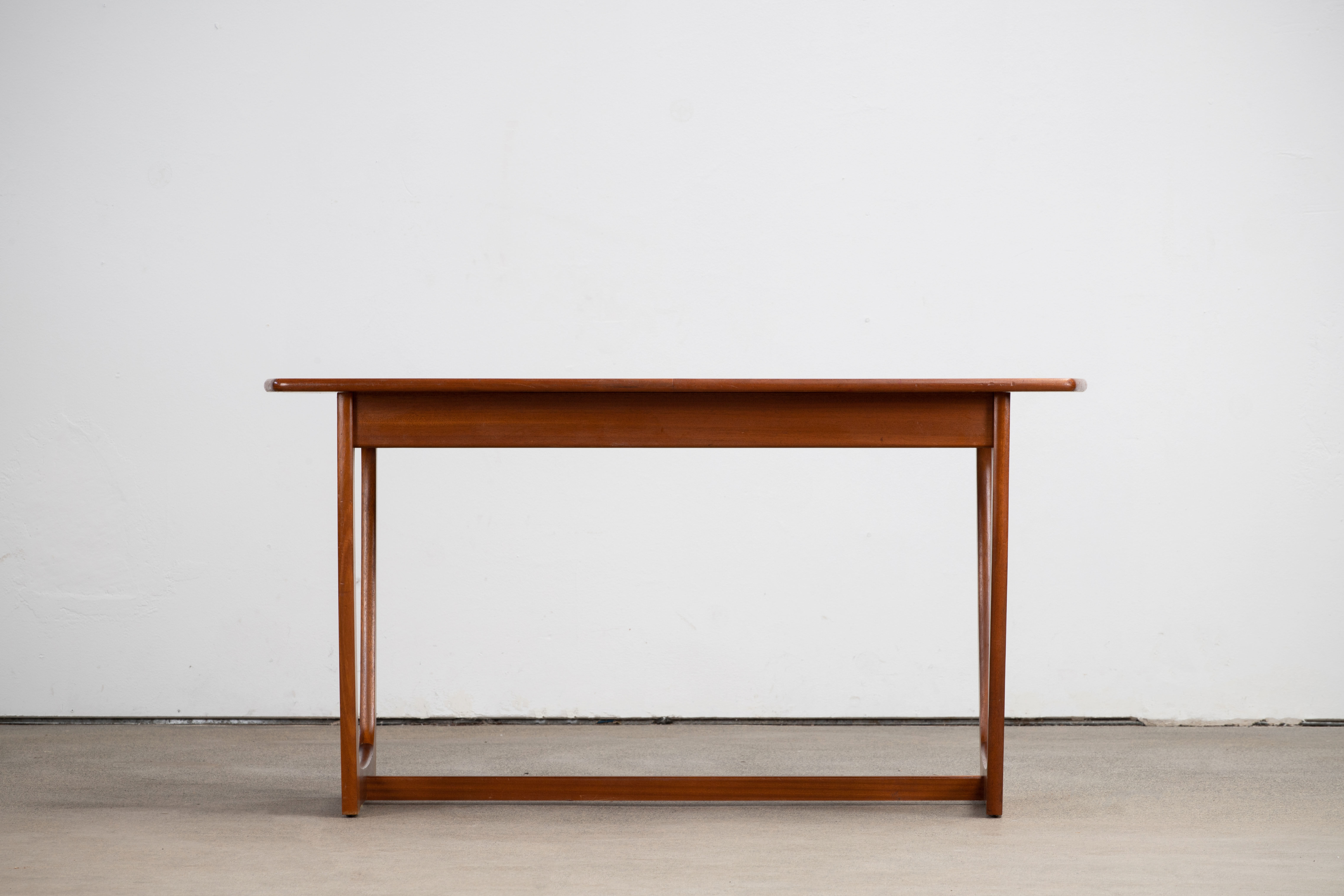 Vintage scandinavian table – 136 cm