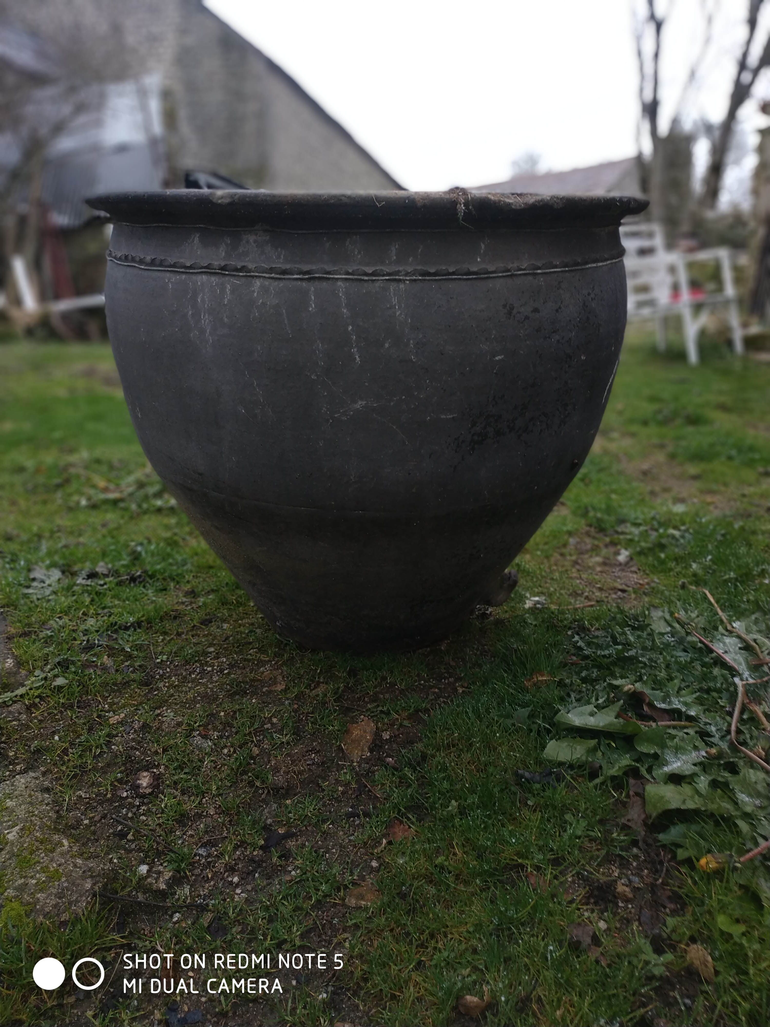 Old winery, gardener, ponne