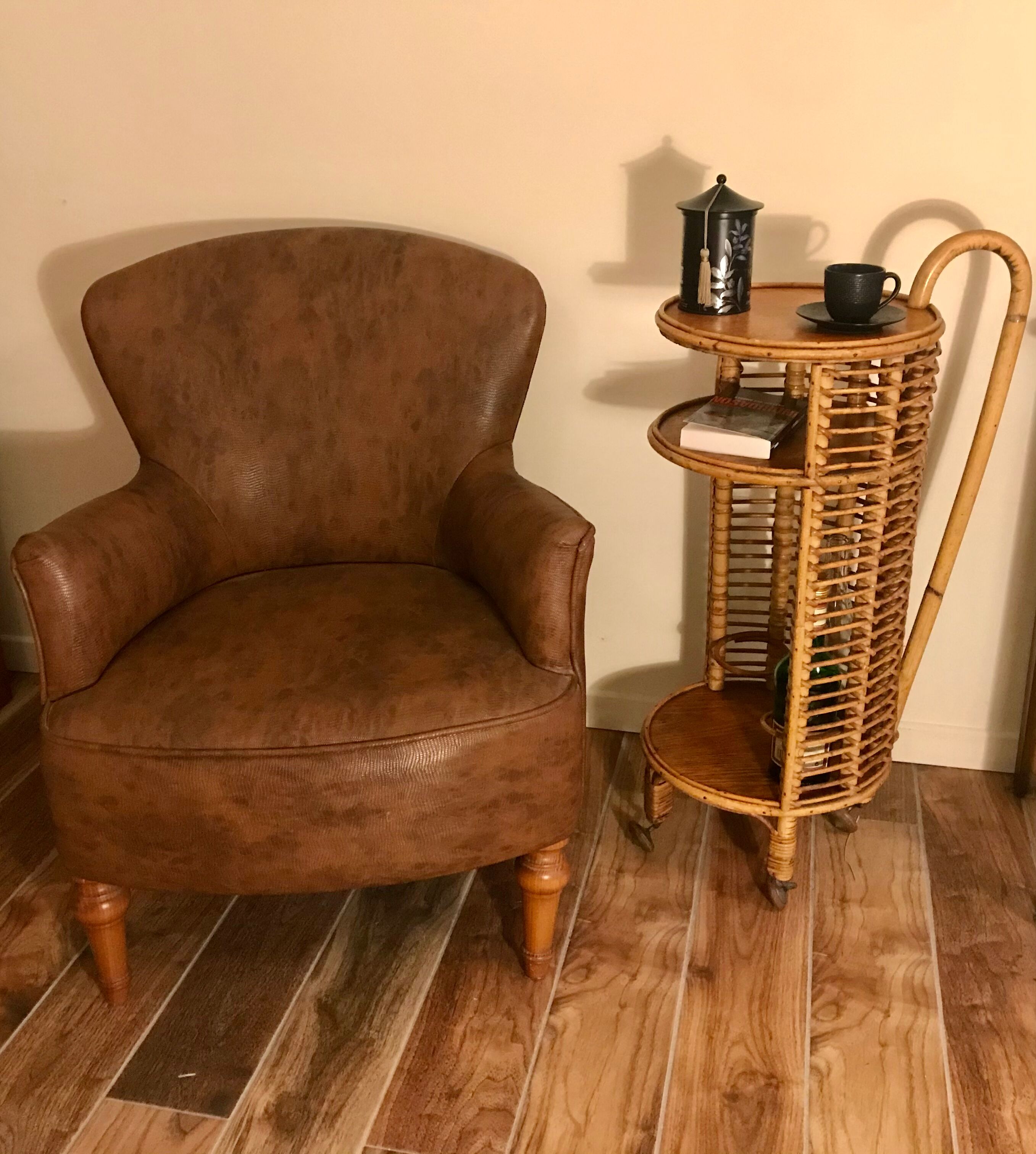 Rolling 50s rattan bar