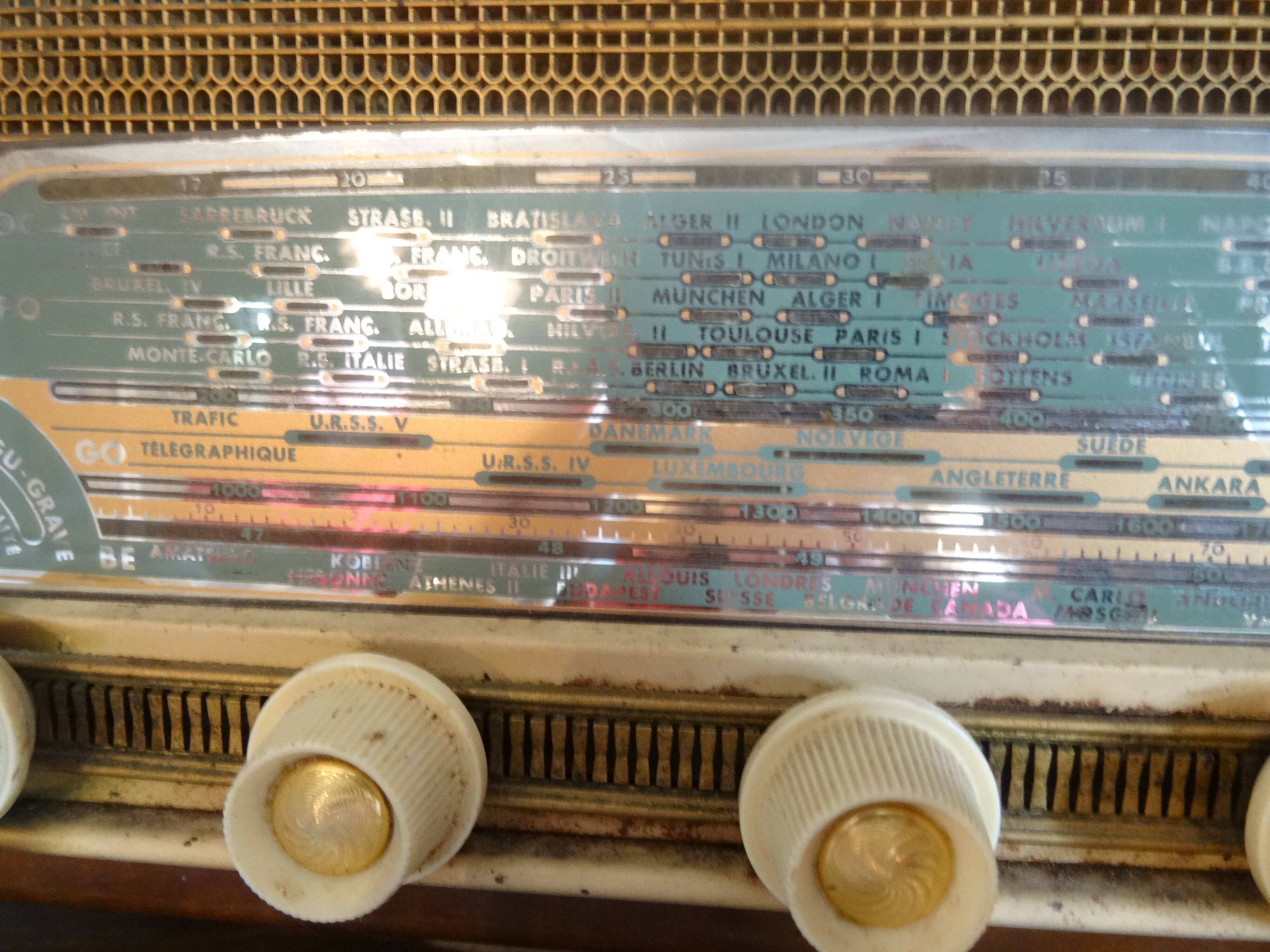Vintage radio