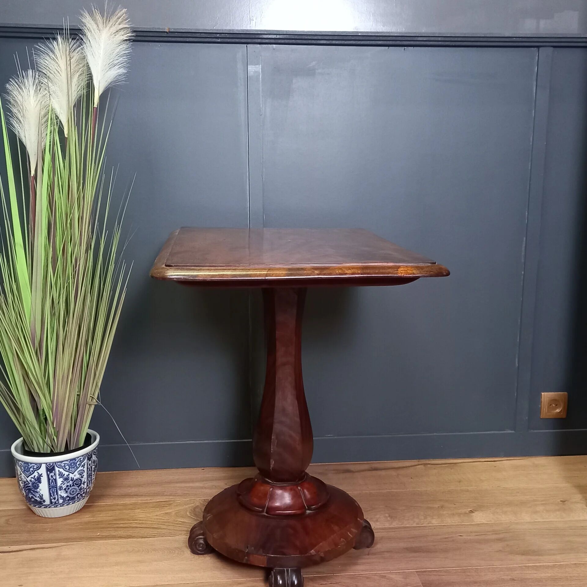 English console table