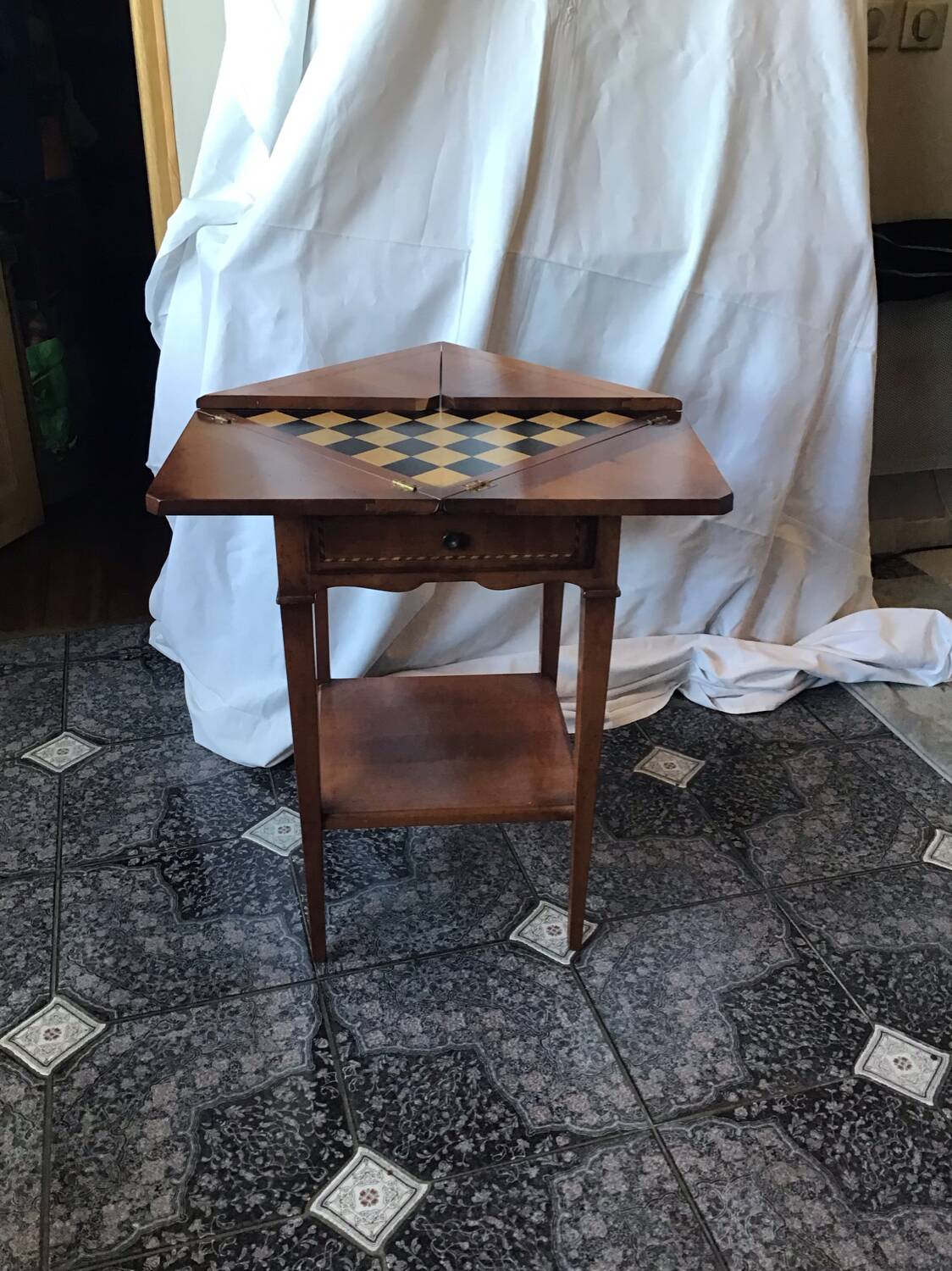 Games table called chess table in wood marquetry
