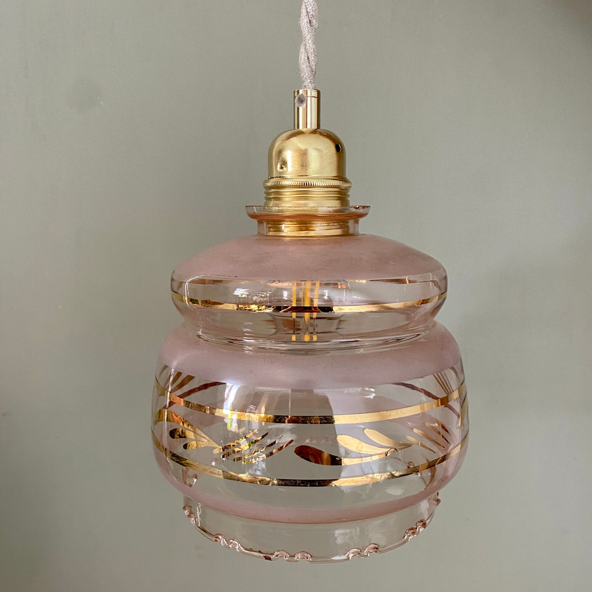Suspension tulipe vintage art déco en verre rose et doré