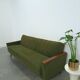 Slaapbank met groene stof en teakhout