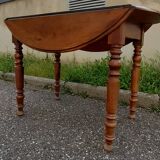 Antique oval table