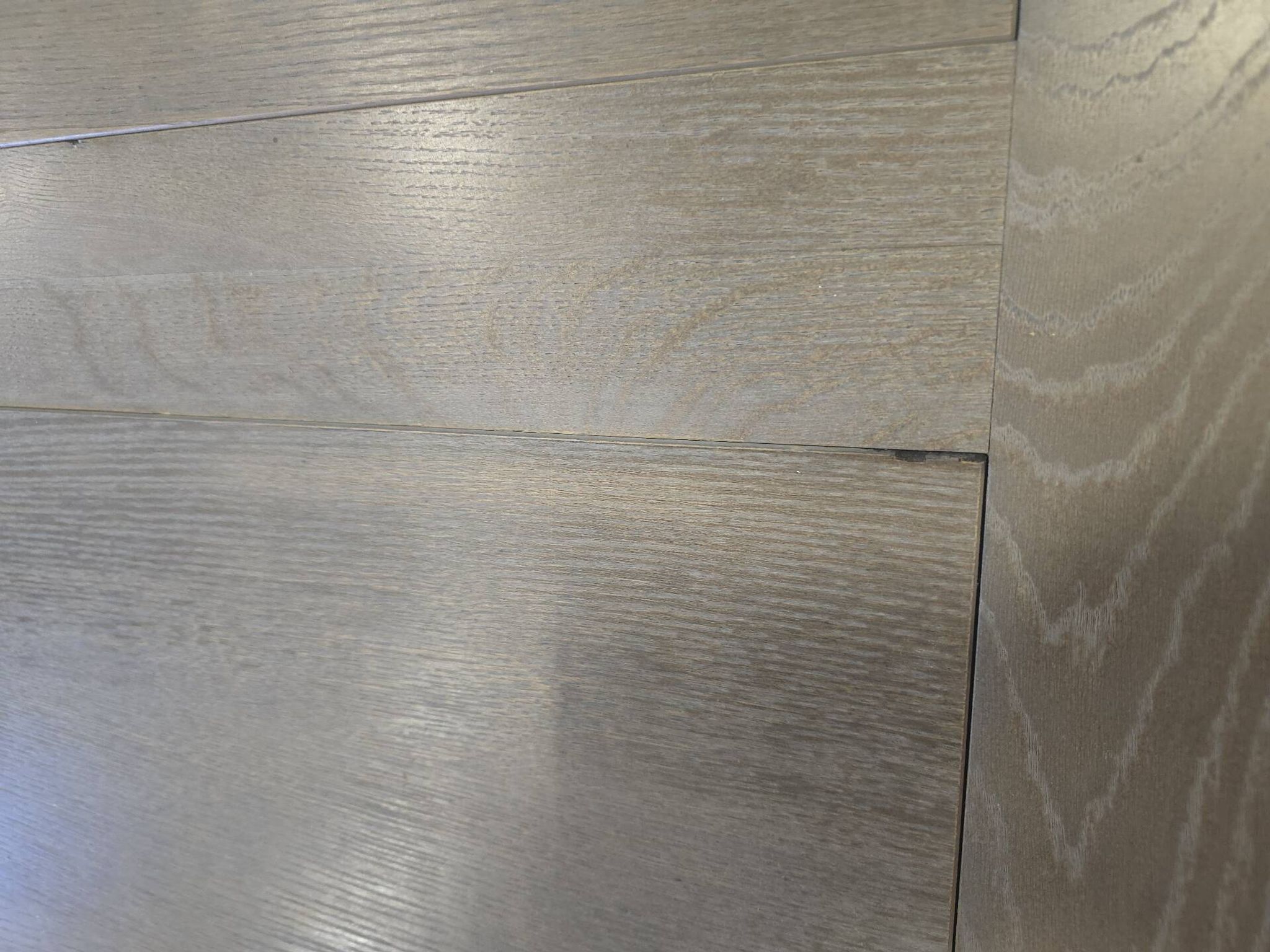 Table de ferme en chêne patiné gris