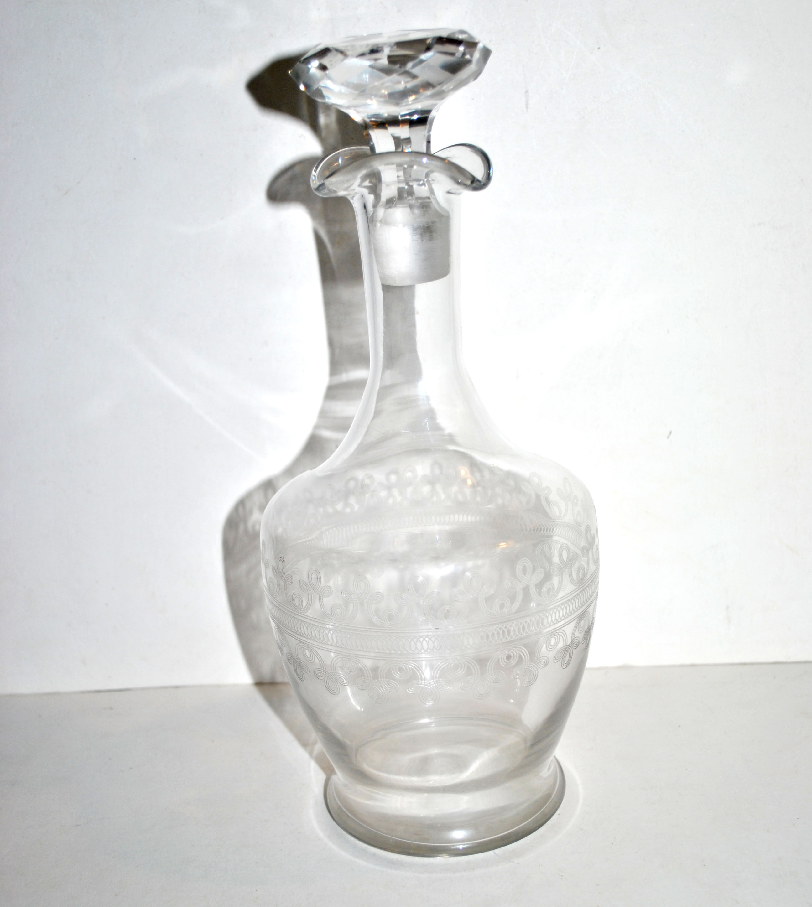 Baccarat crystal decanter engraved with guilloché volute acid 1920
