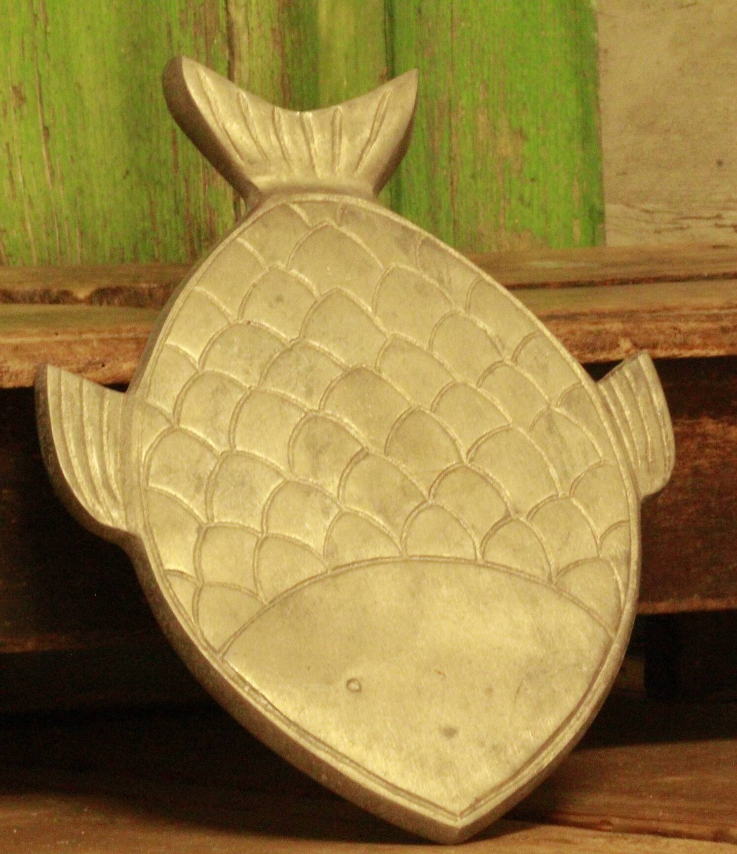Fish trivet