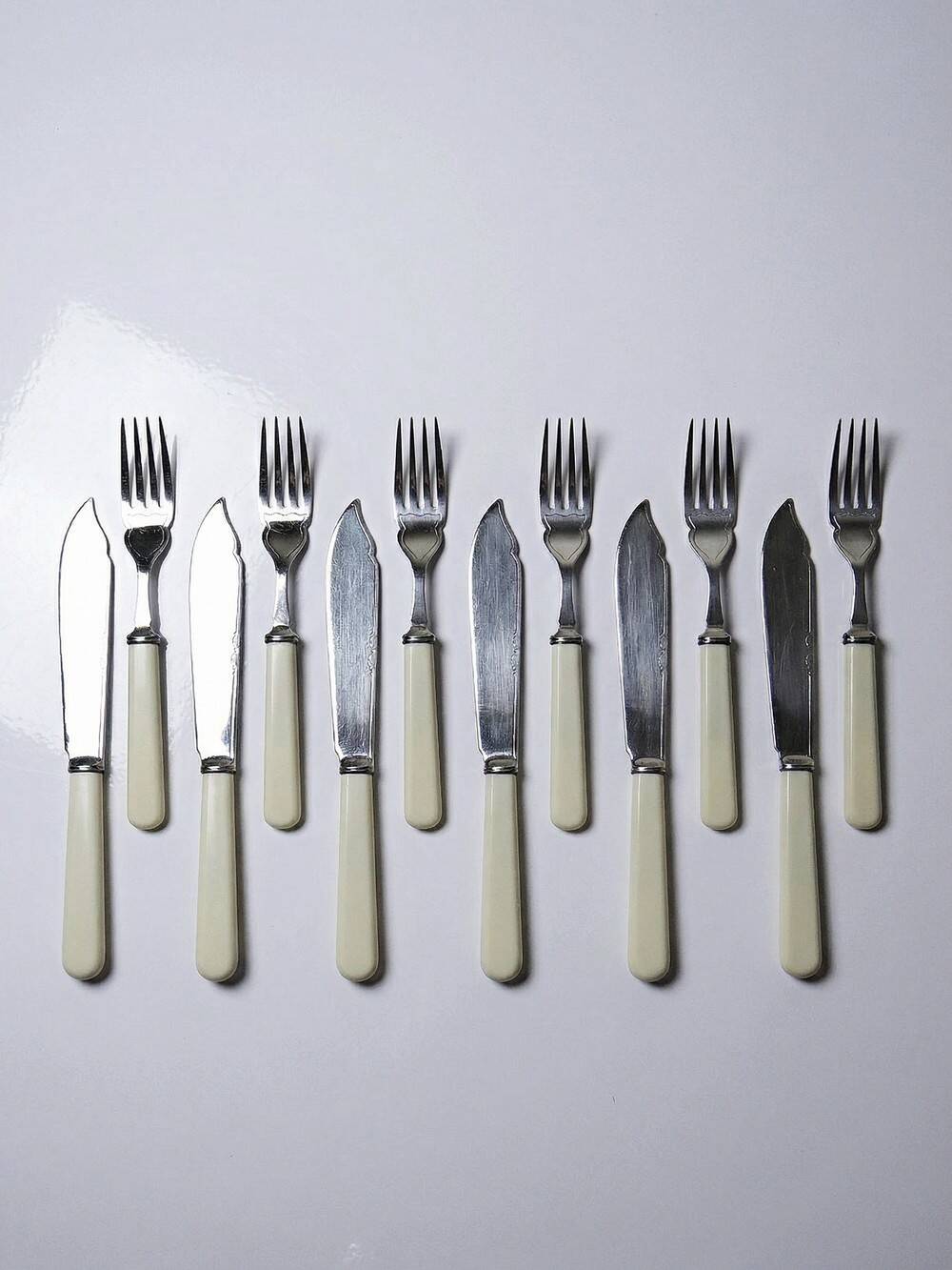 Rodgers Sheffield silver-plated fish service with ivorine vintage.
