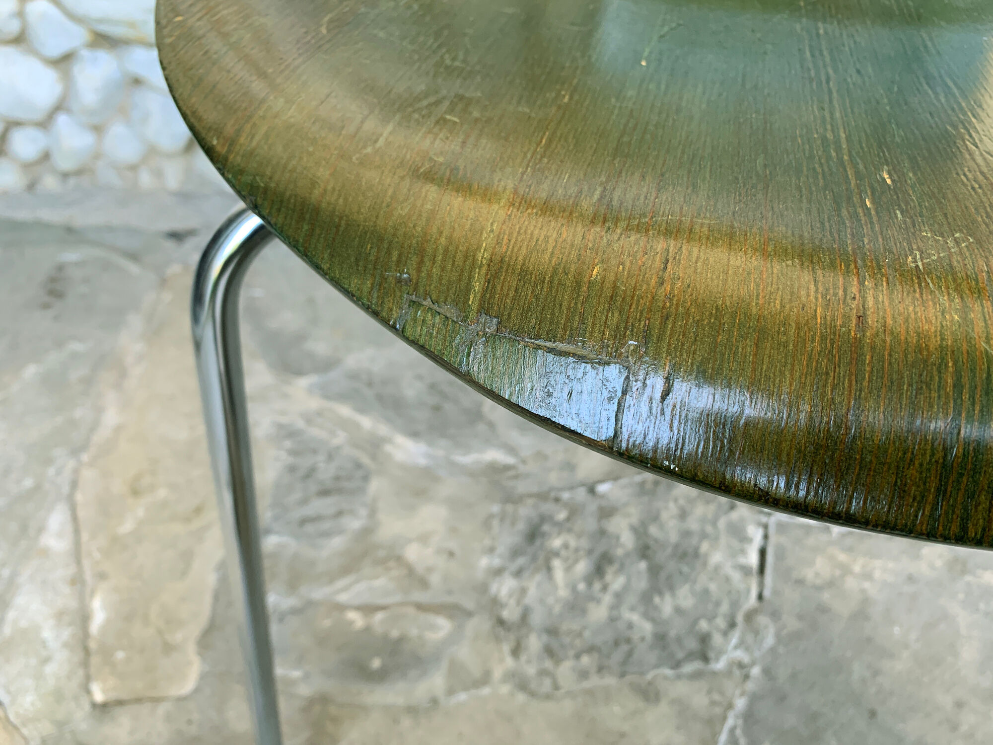 Suite of 4 chairs 3107 olive color, series 7 Arne Jacobsen for Fritz Hansen 1978