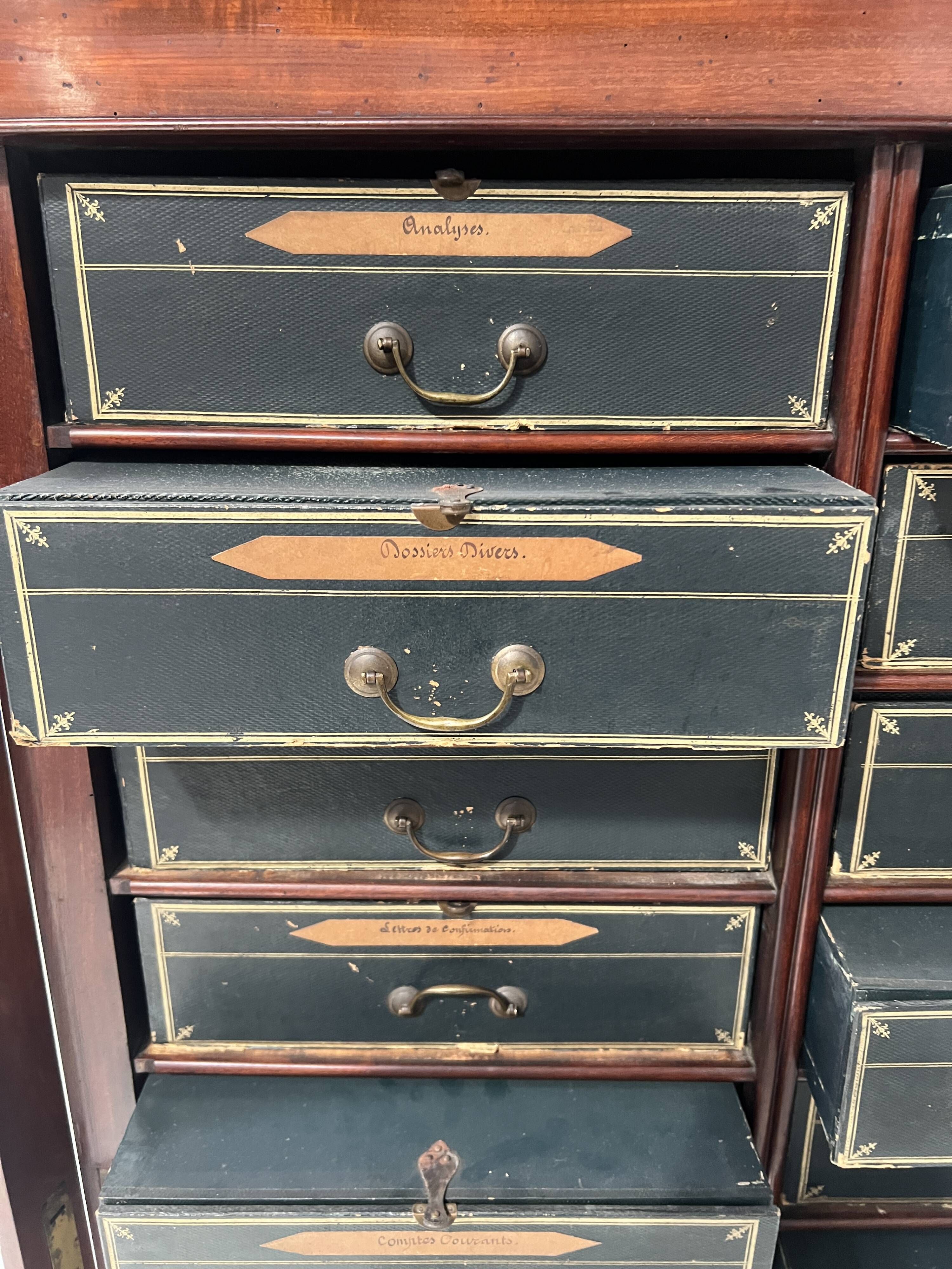 Louis Philippe period cabinet in mahogany veneer, 19th century.
