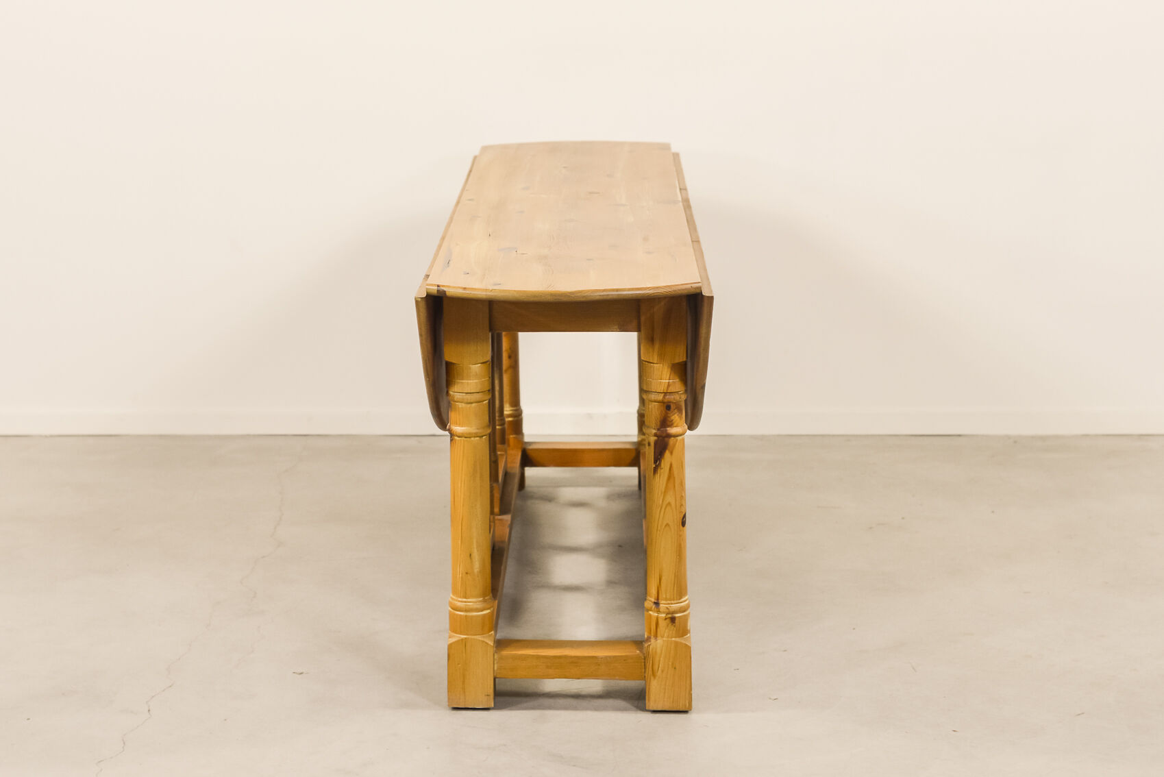 Table gateleg en pin scandinave années 1970