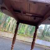 Louis Philippe round table with leaves, solid wood, 19th century, 95cm.