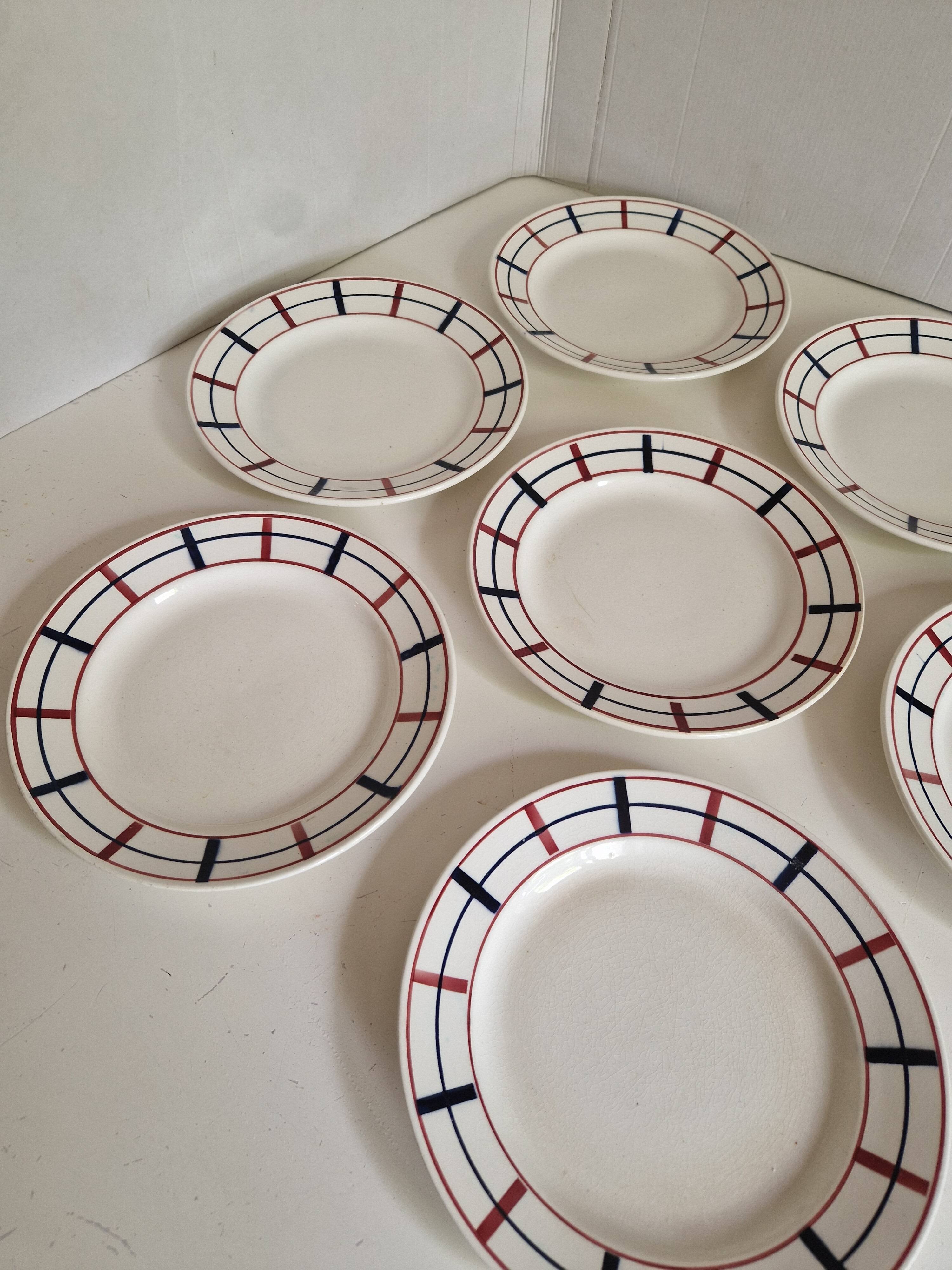 Set of 7 Saint Amandinoise Dessert Plates