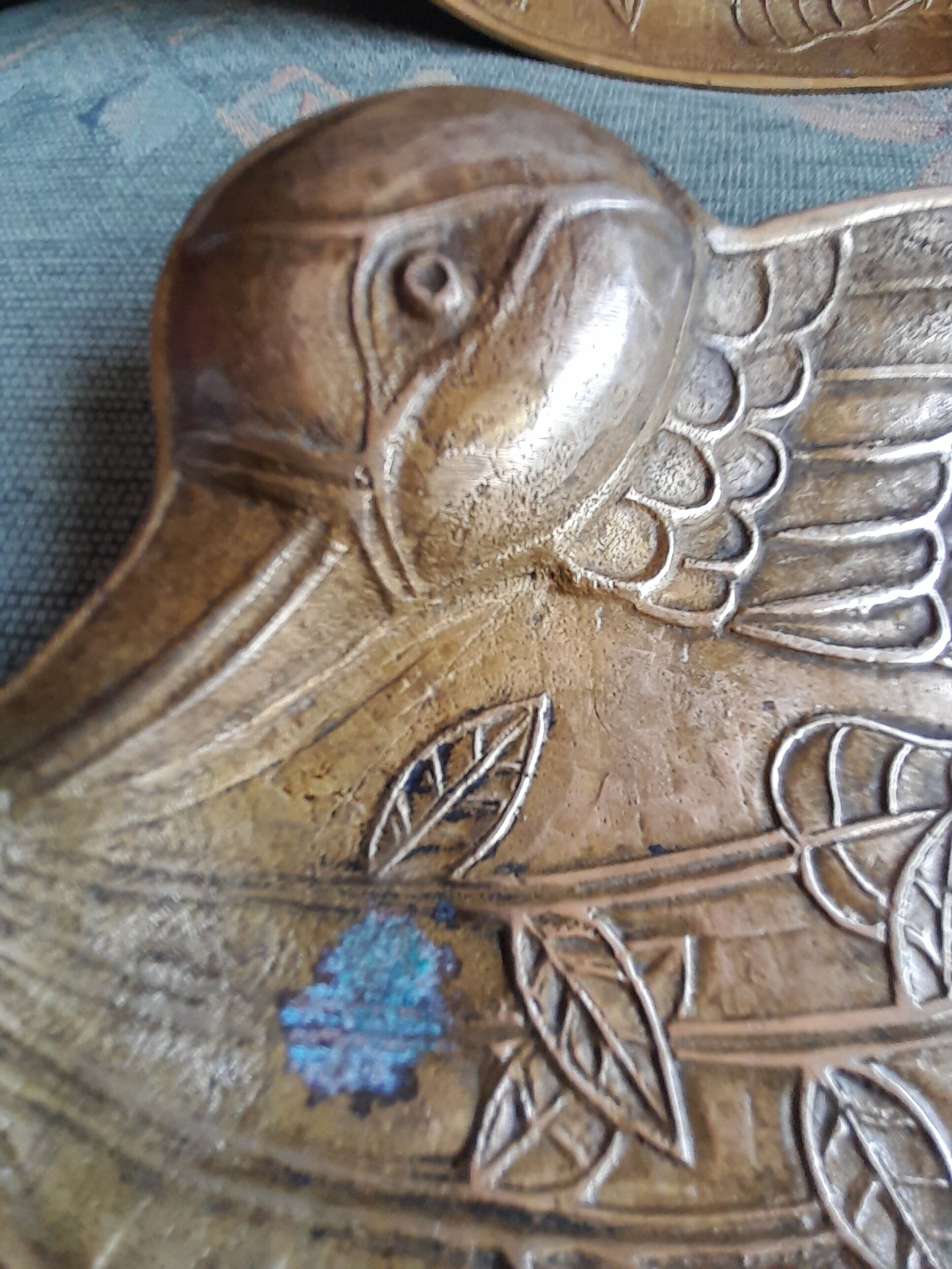 Empty of brass duck pockets