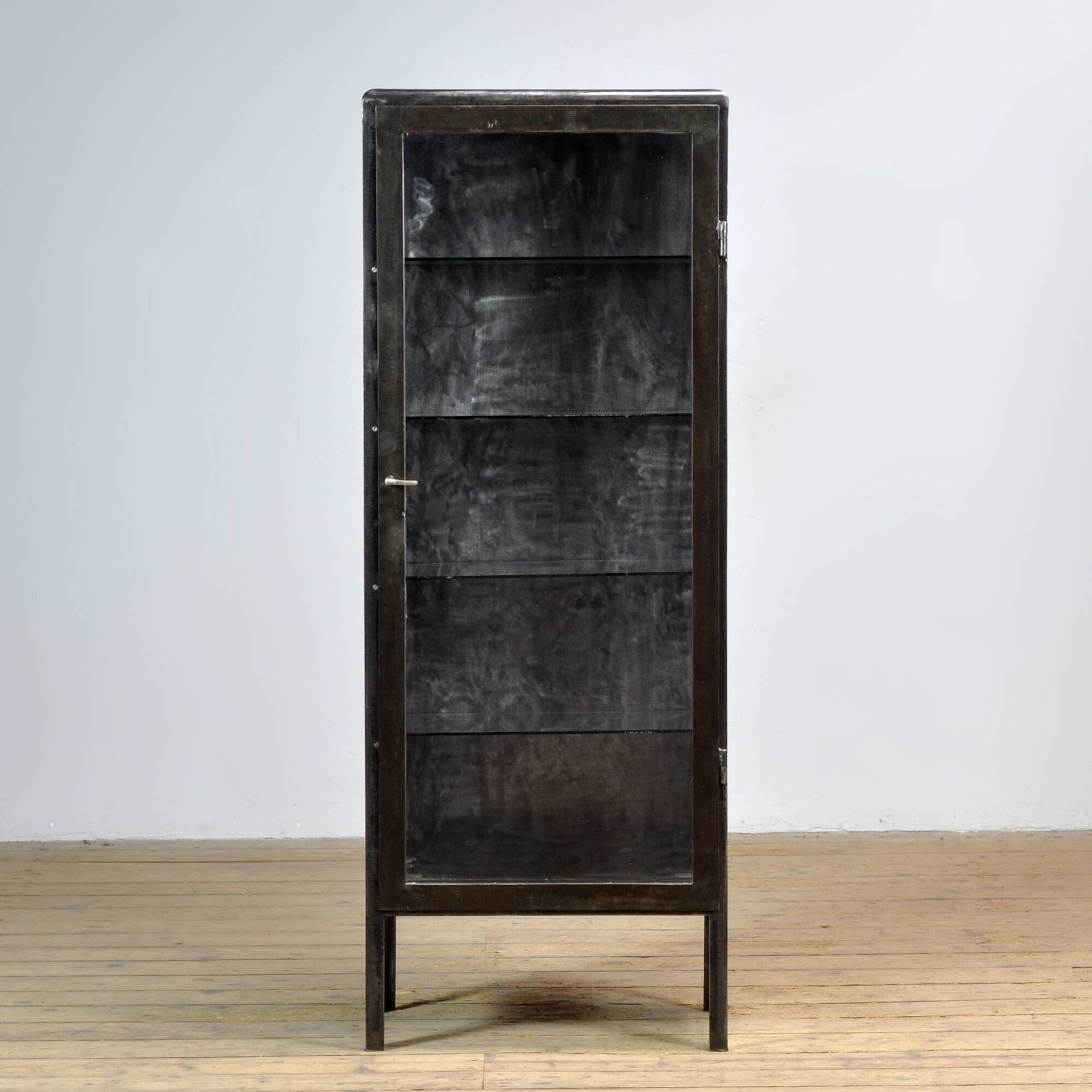 Cabinet de médecine en fer poli, années 1920