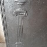 Font chimney plate with Medici column