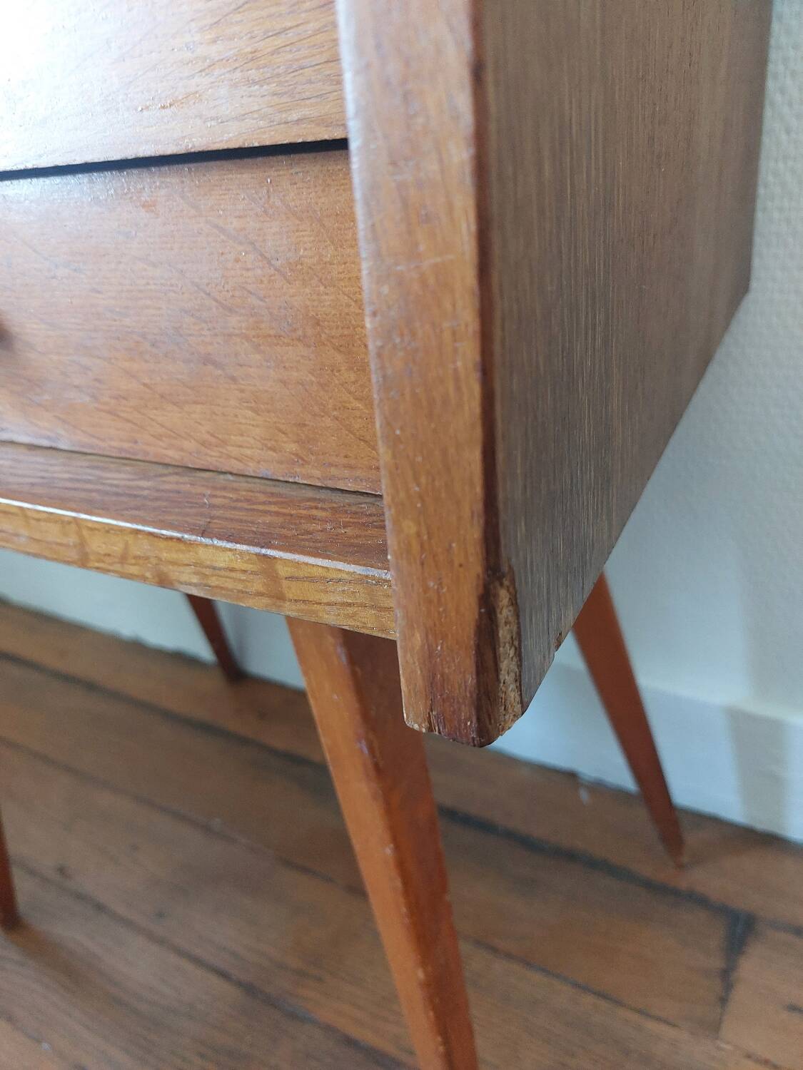 Compass feet bedside table