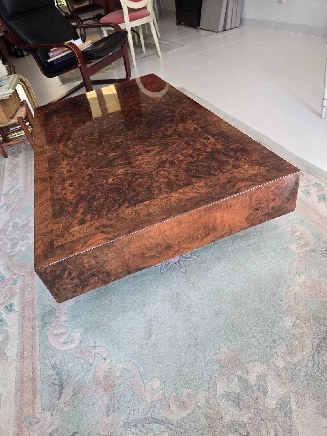 Table basse marqueterie bois de loupe 1970