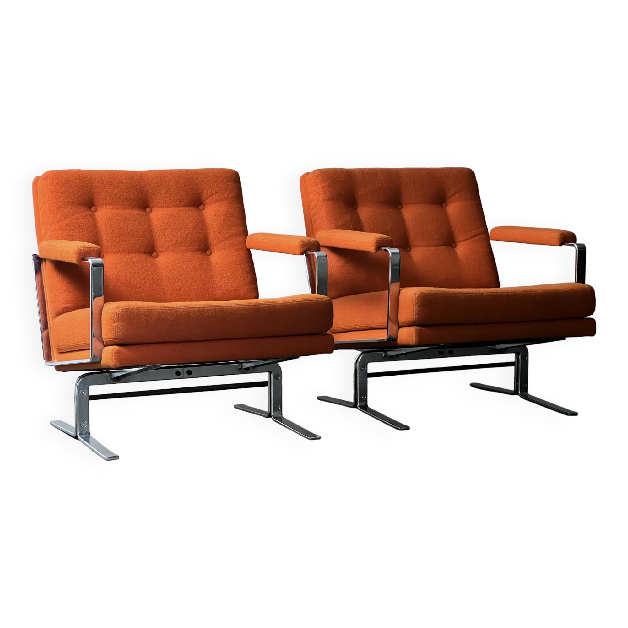 Pair of Karl Erik Ekselius armchair, in orange and chrome Kadrat fabric