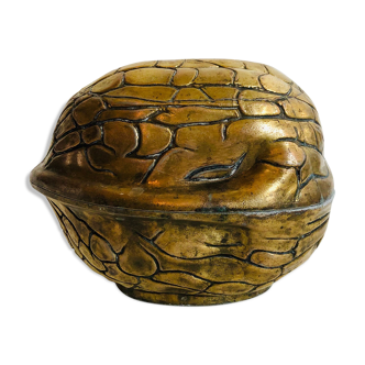 Bronze box - nuts