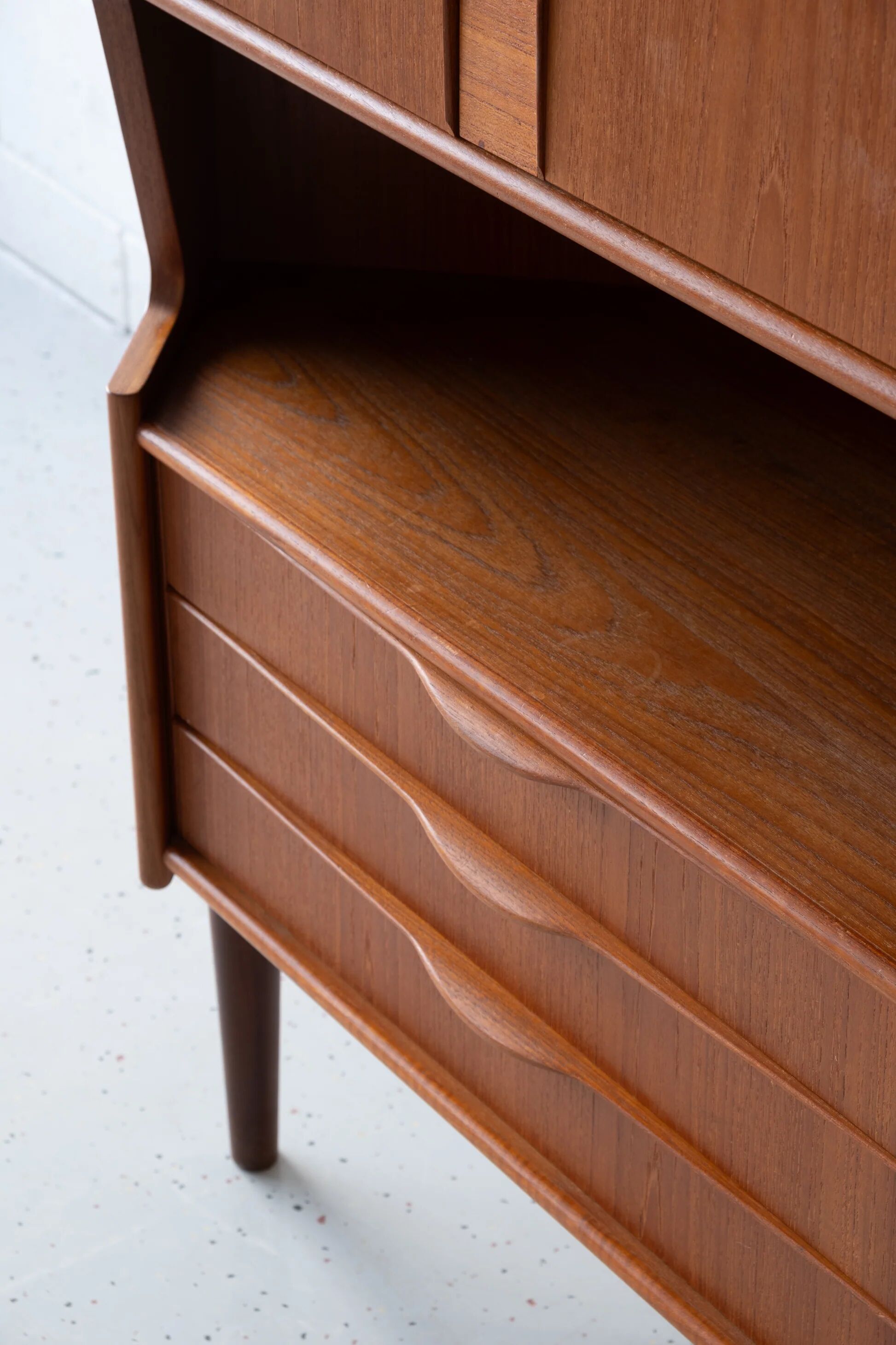 Meuble d'angle en teck avec bar