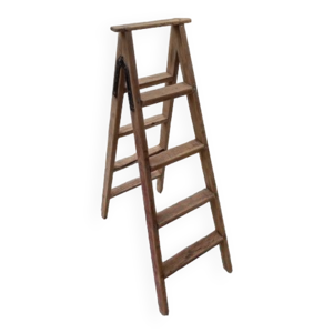 Ancien escabeau pliable