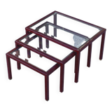 Tables gigognes en métal laqué bordeaux et laiton, France 1950s