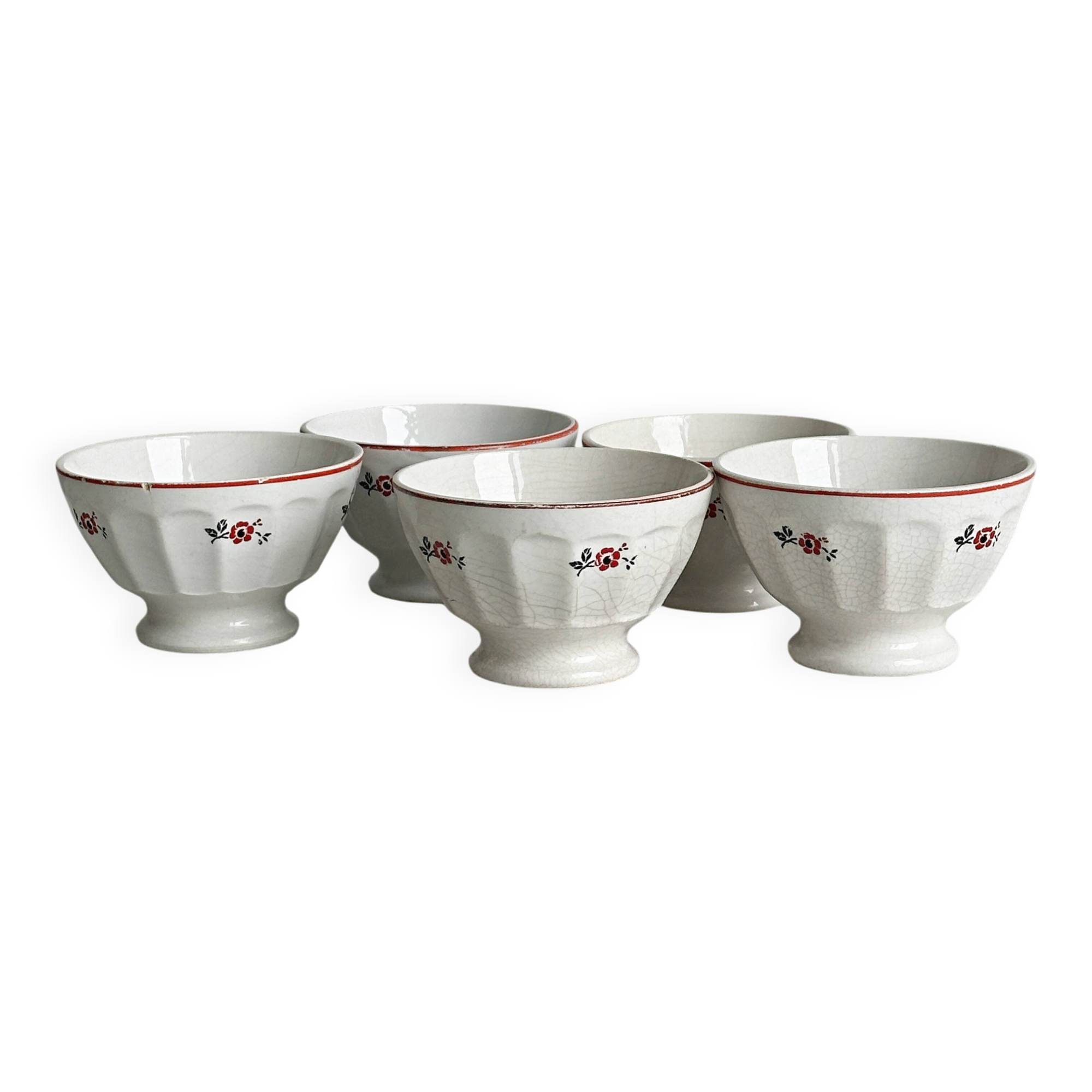 Set of 5 small ceramic bowls