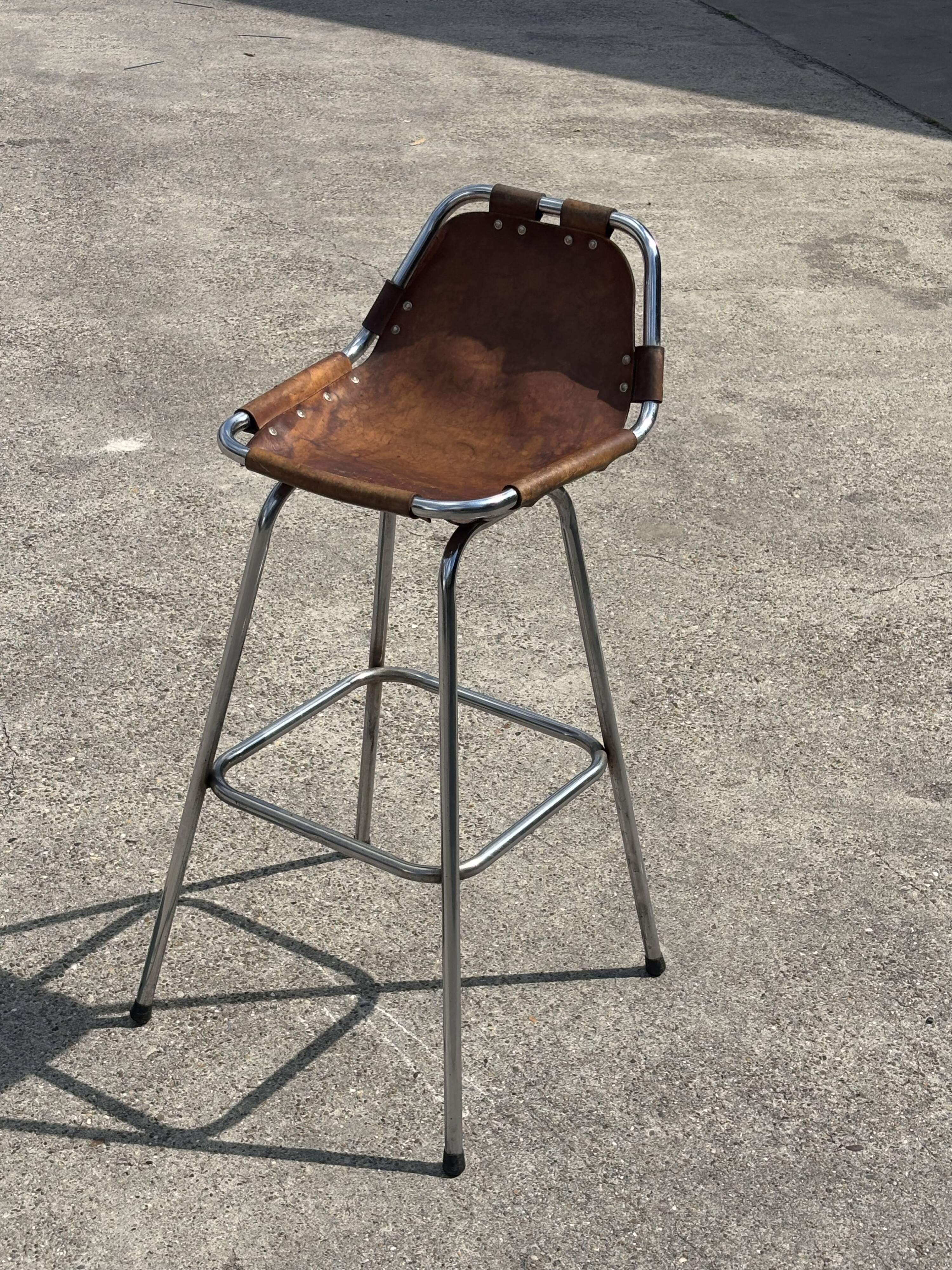 Tabouret de bar vintage Dal Vera sélectionné par Charlotte Perriand design 'Les Arcs'