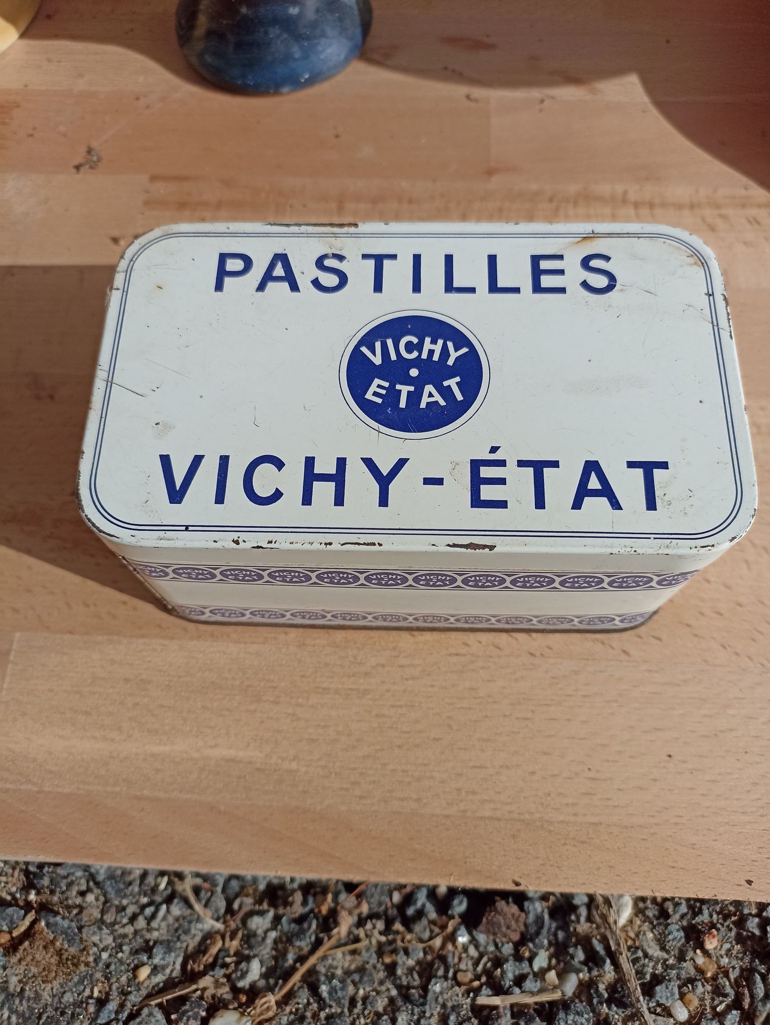 Vichy pastilles box