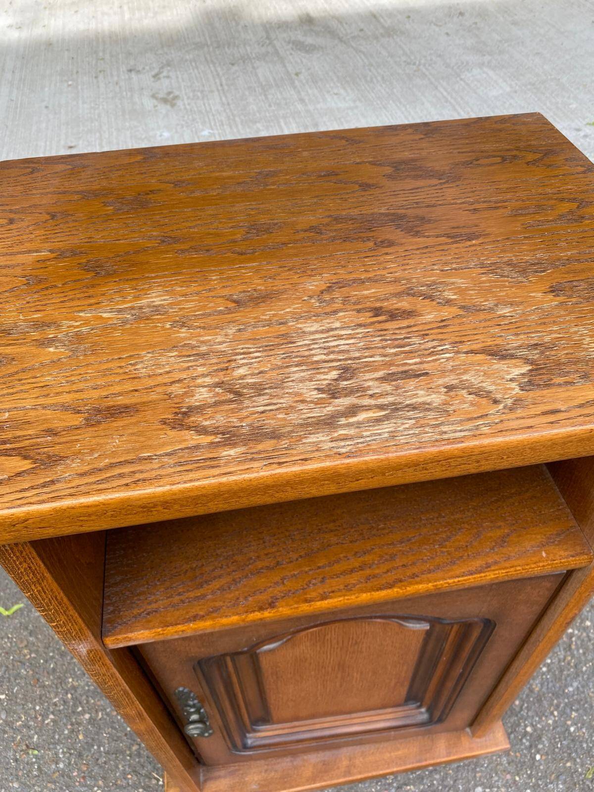 Commode confiturier en chêne Louis XIV du 20ème