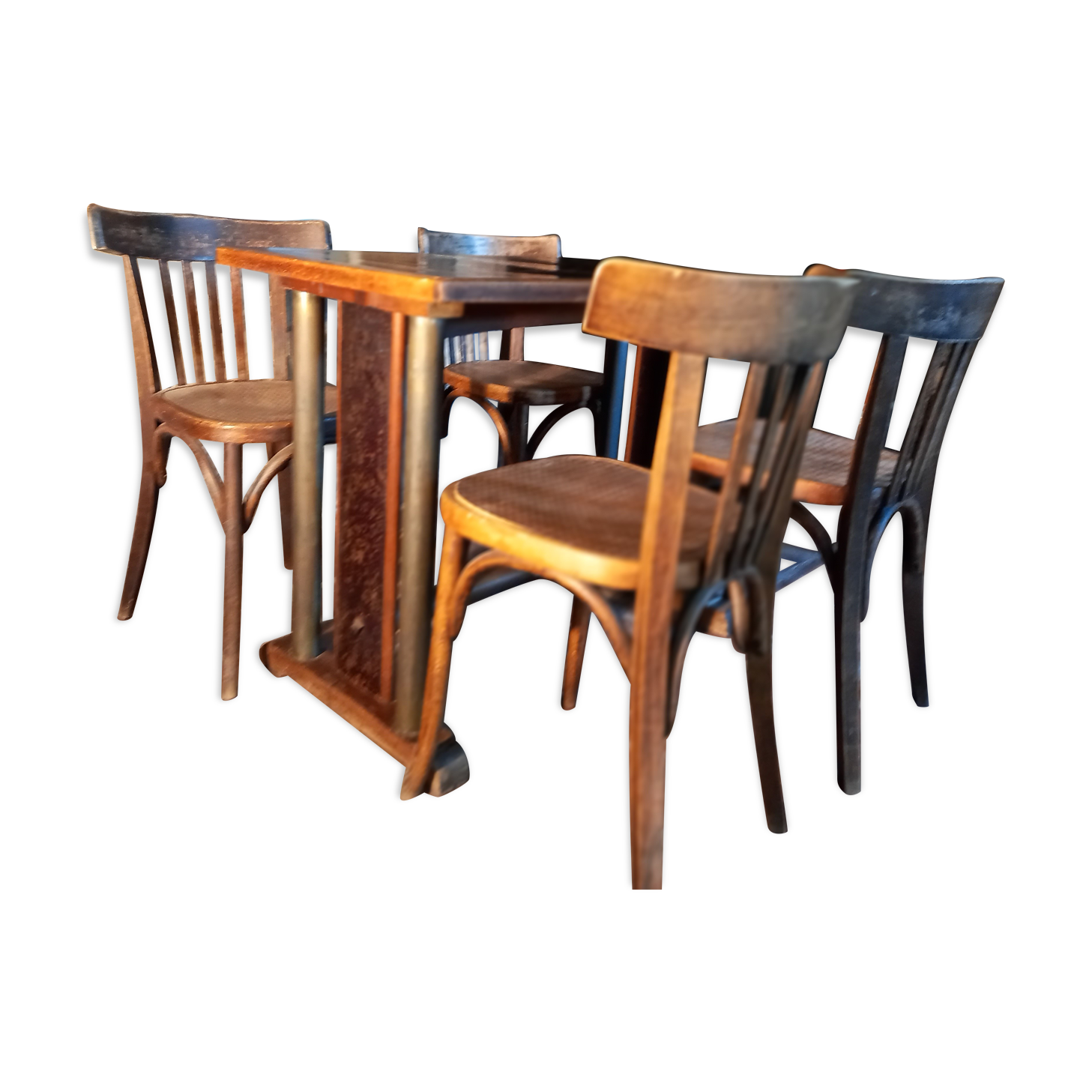 Old bistro table and its 4 chairs
