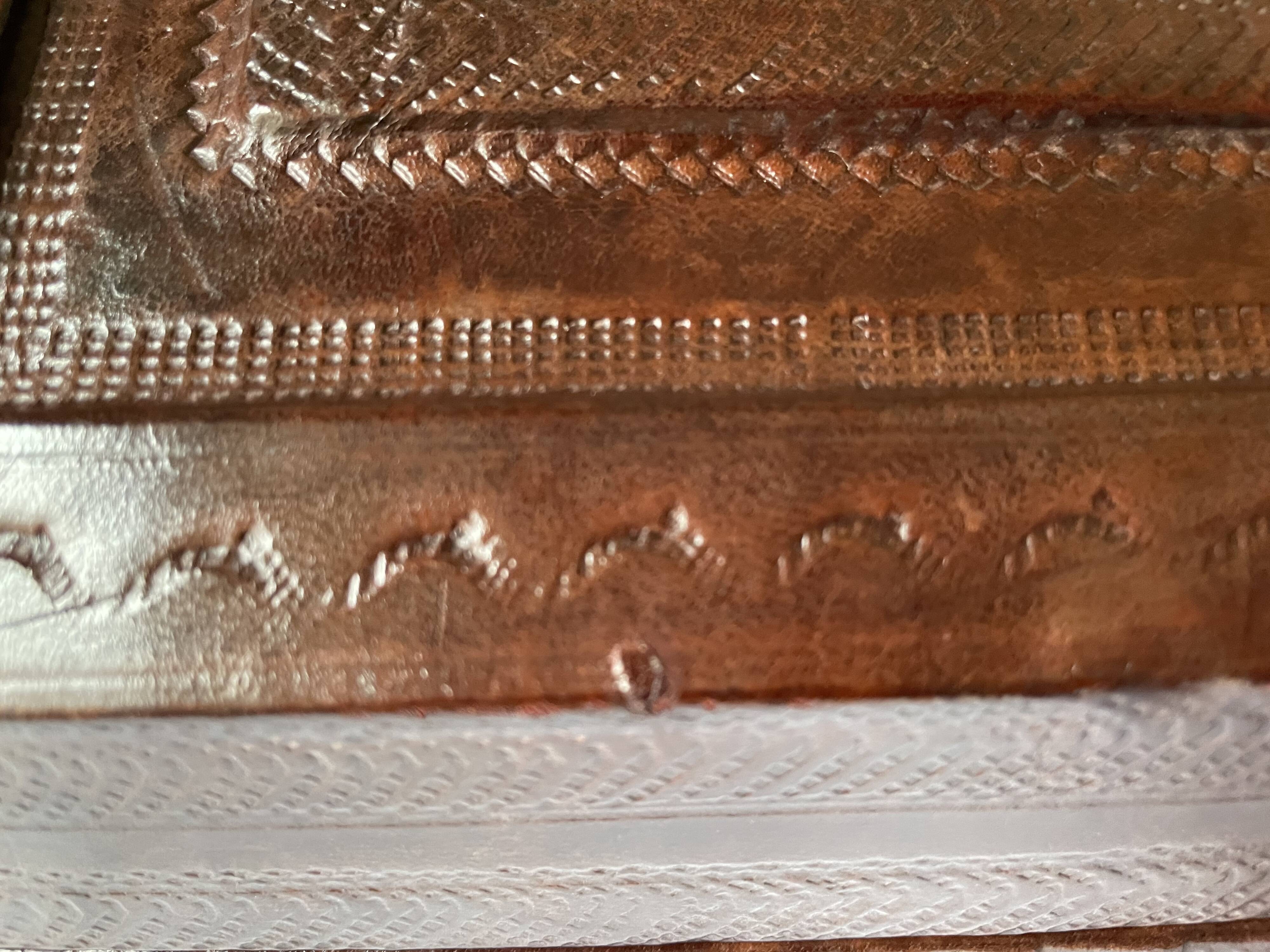 Coffret en cuir embossé Touareg